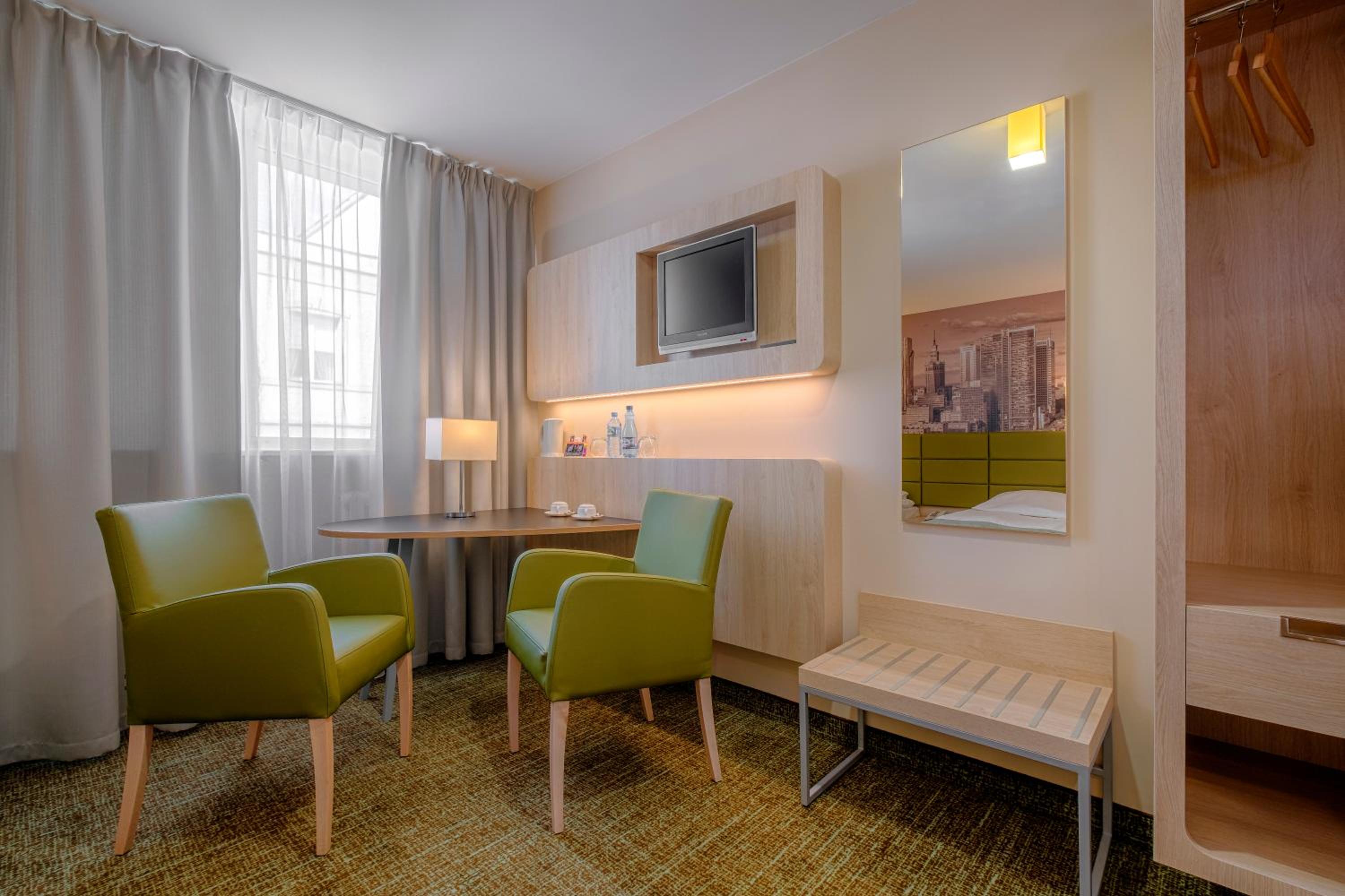 Premium Twin Room photo 3