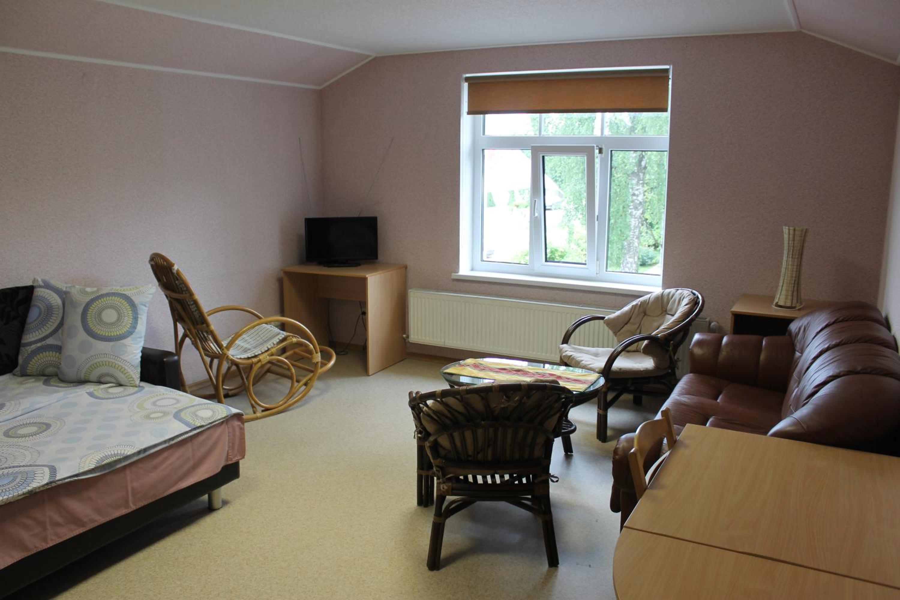 Family Room with Private Bathroom photo 3