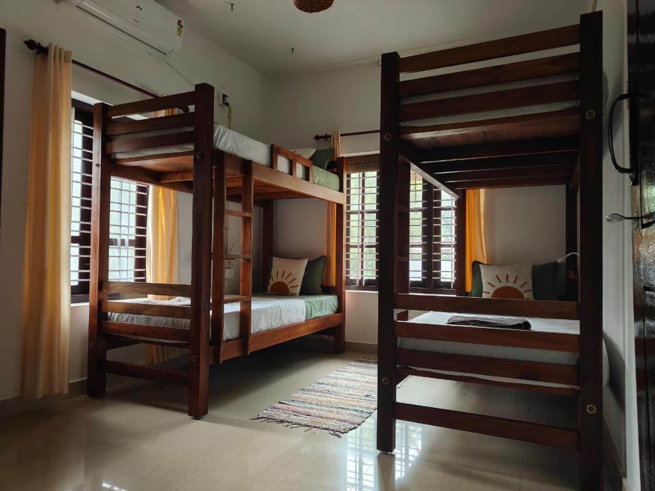 Bed in 4-Bed Mixed Dormitory Room photo 1