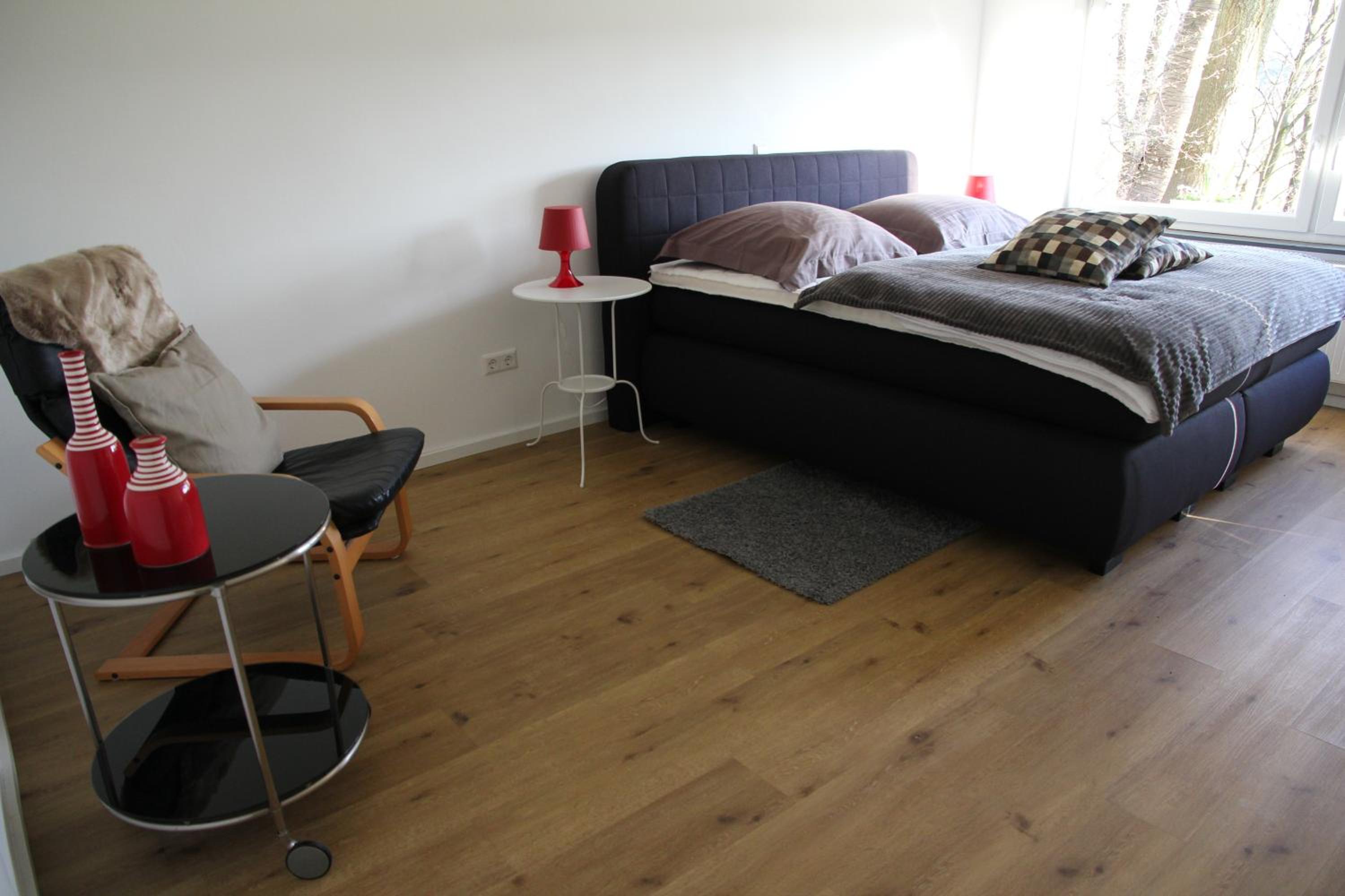 Six-Bedroom House photo 1