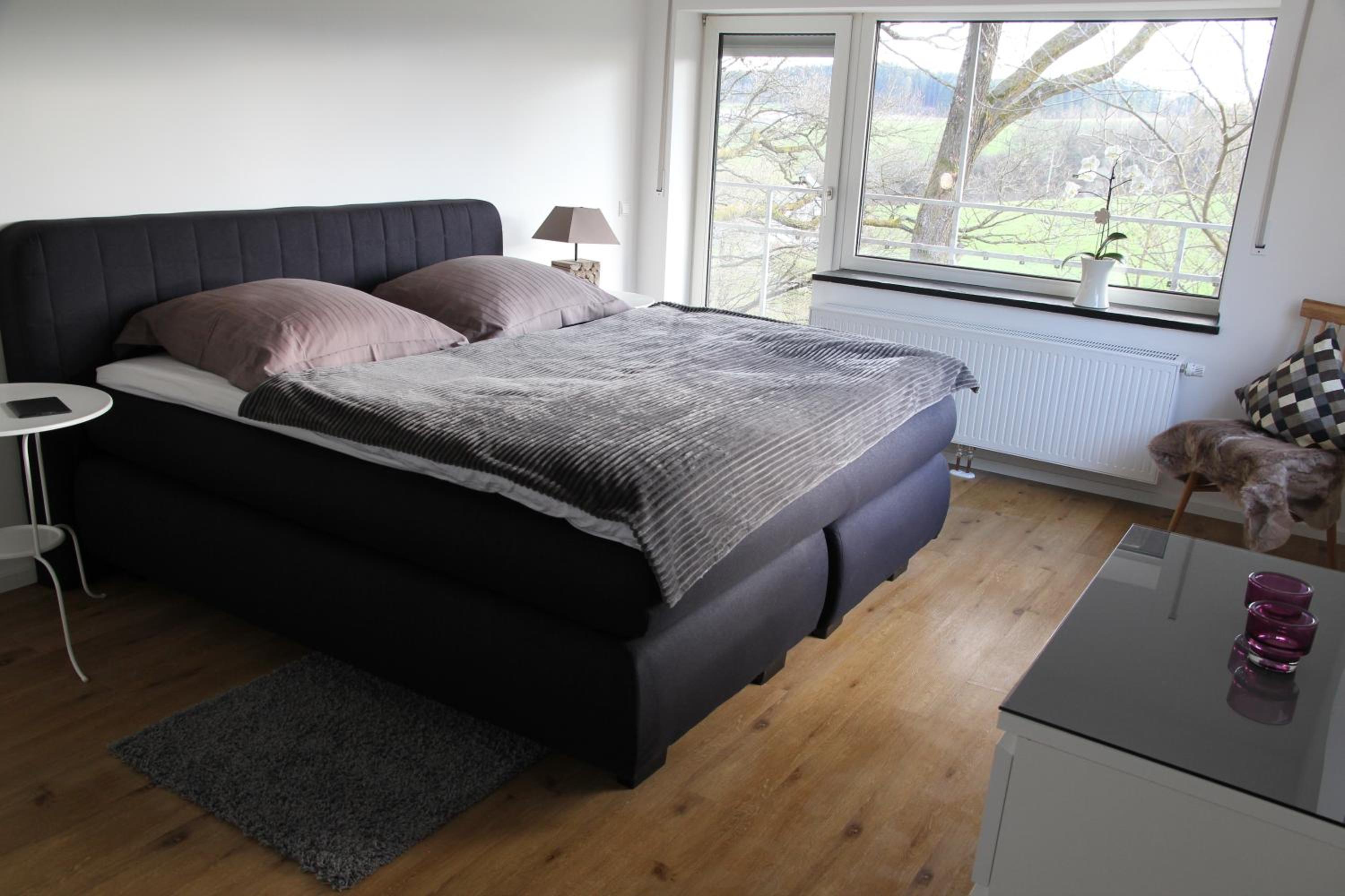 Six-Bedroom House photo 2