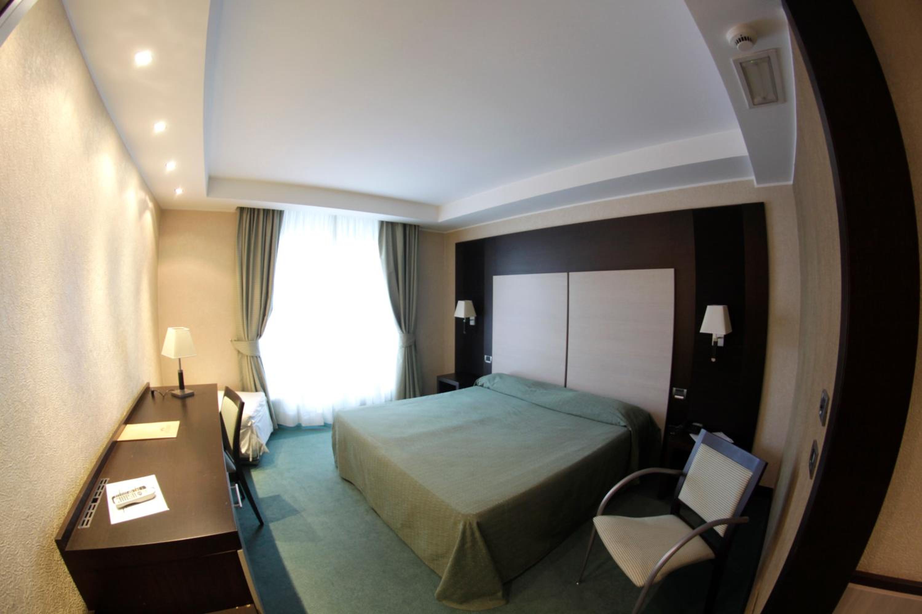 Double Room - Photo 2
