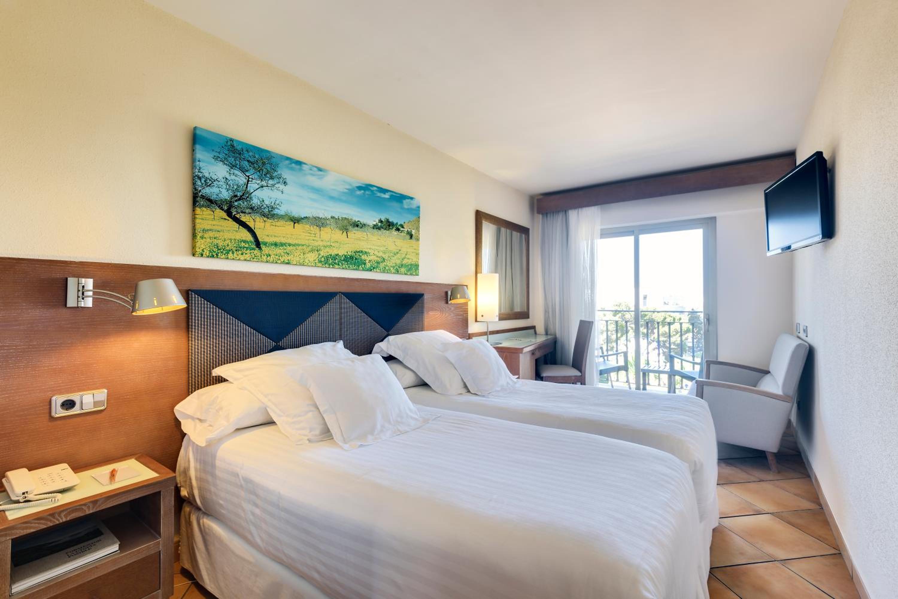 Double Room (1 Adult)