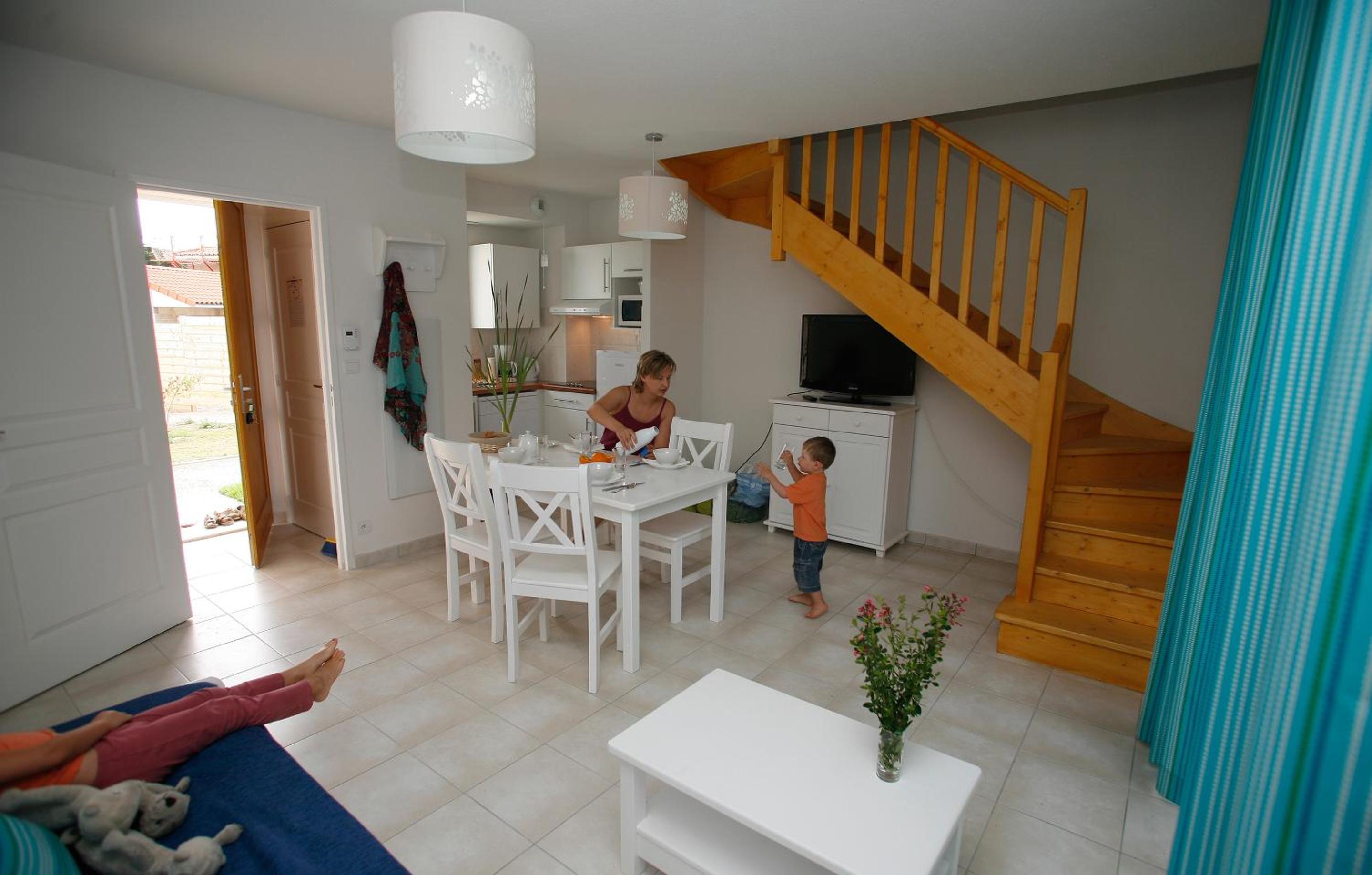 3-Room House - 6 People photo 2