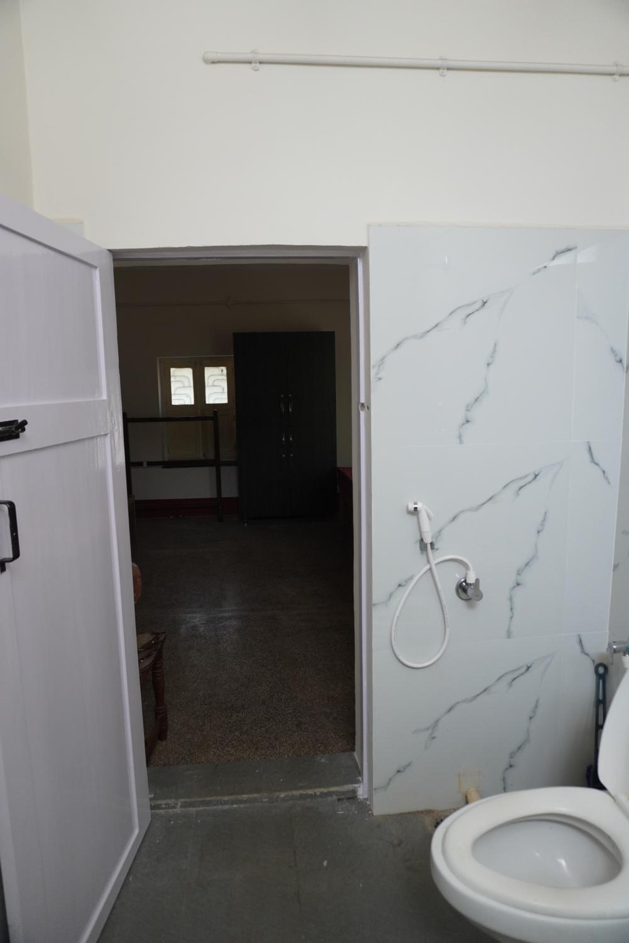 Quadruple Room with Private Bathroom photo 3