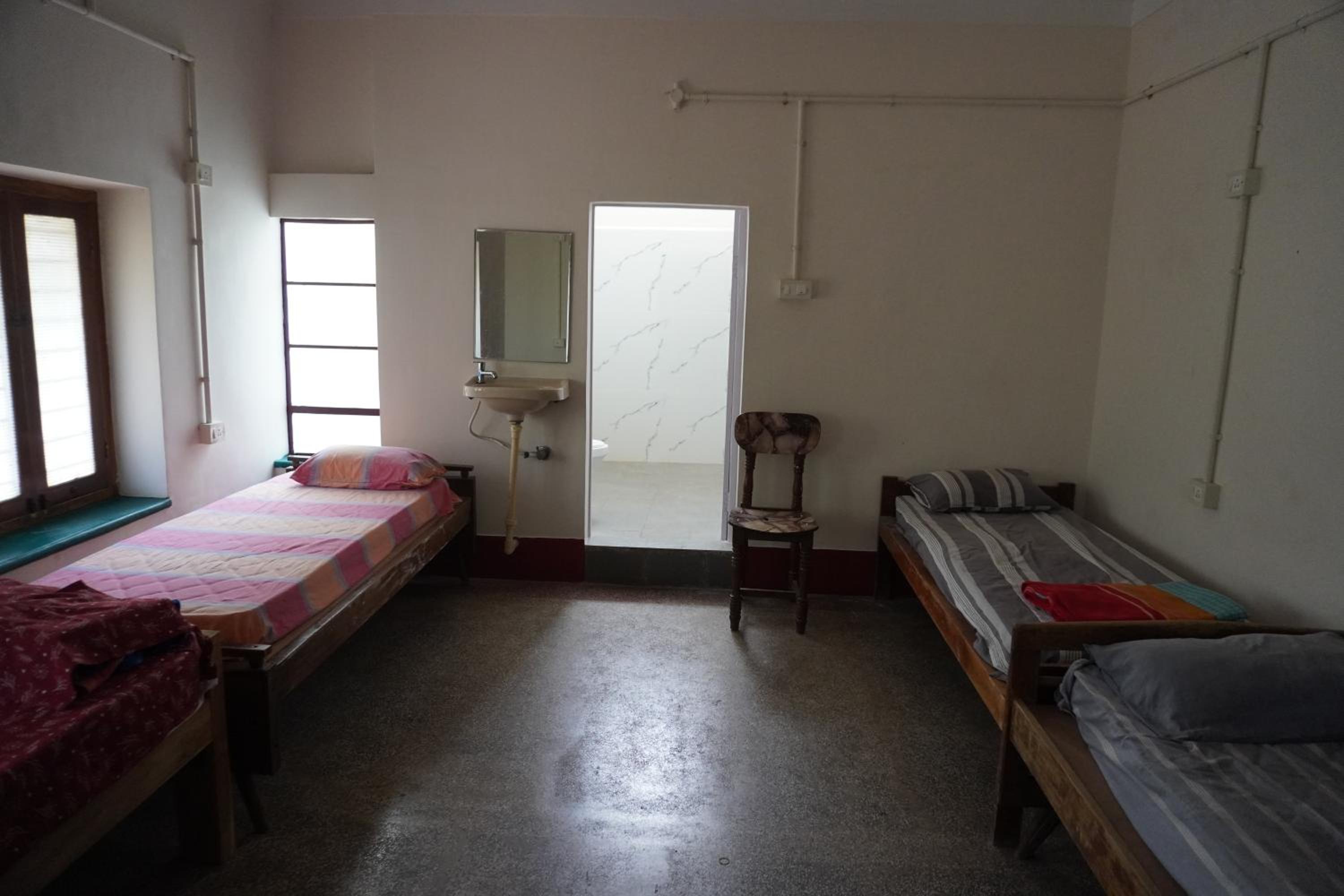 Quadruple Room with Private Bathroom photo 1