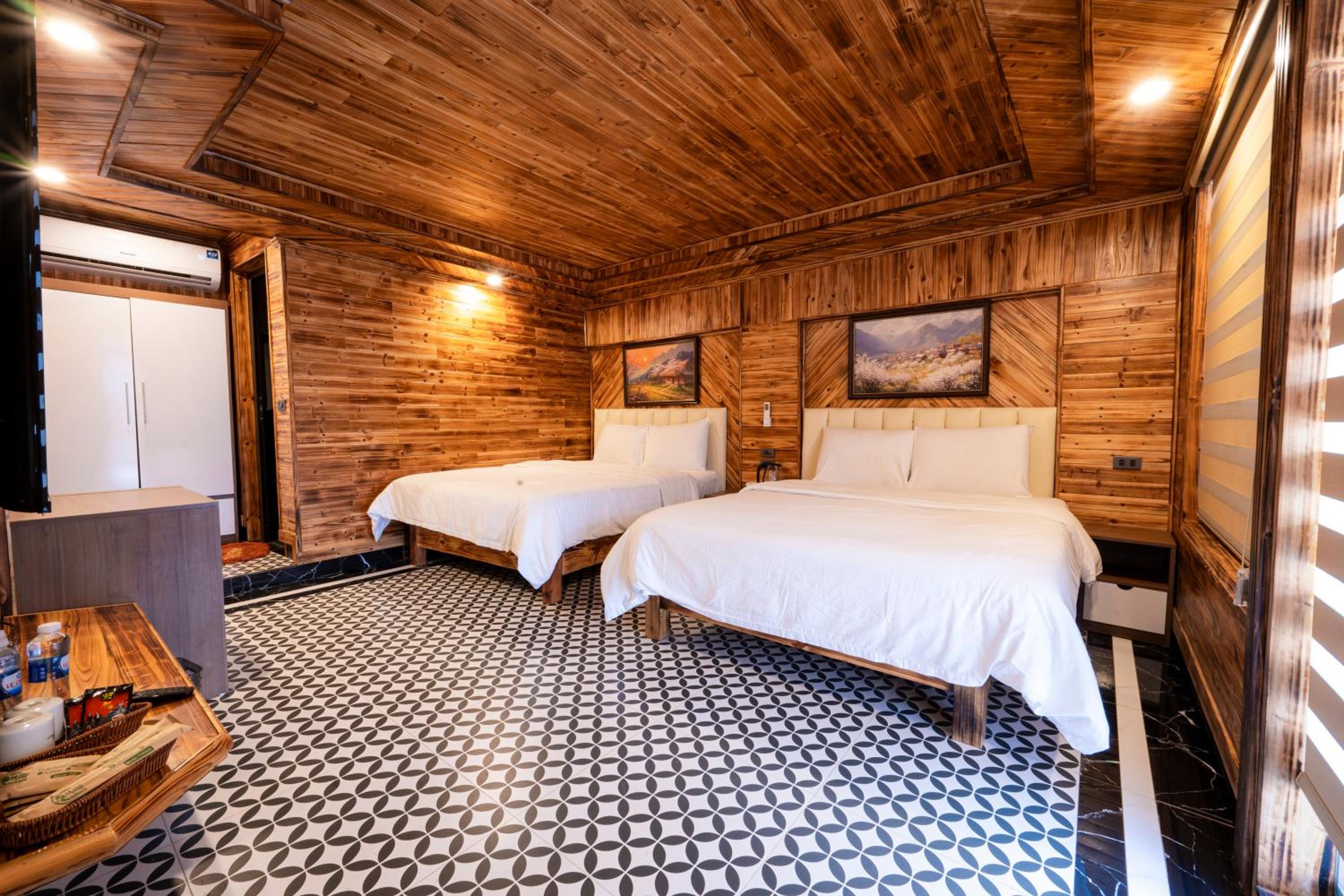 Junior Suite with Mountain View photo 3