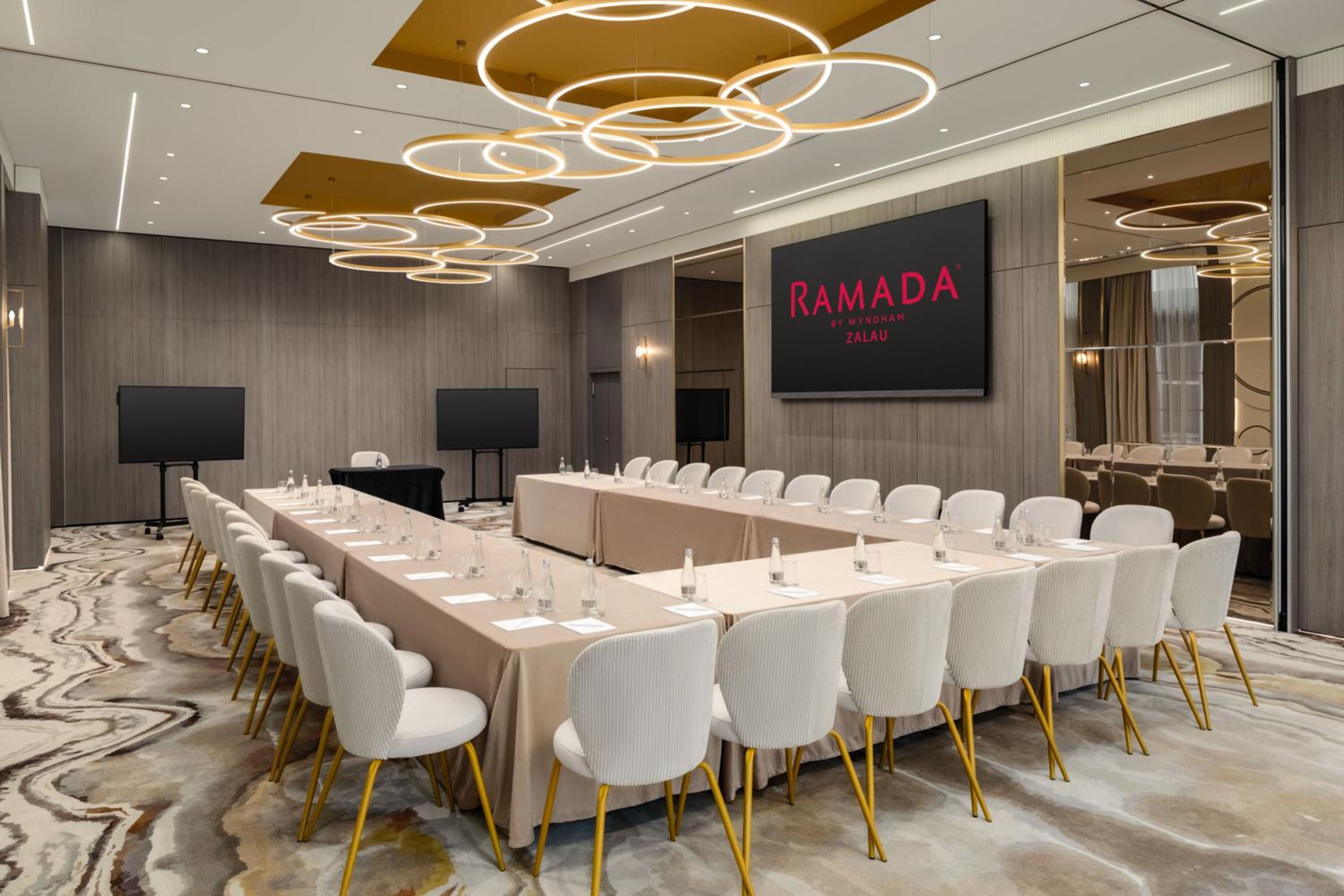 Executive King Room photo 2