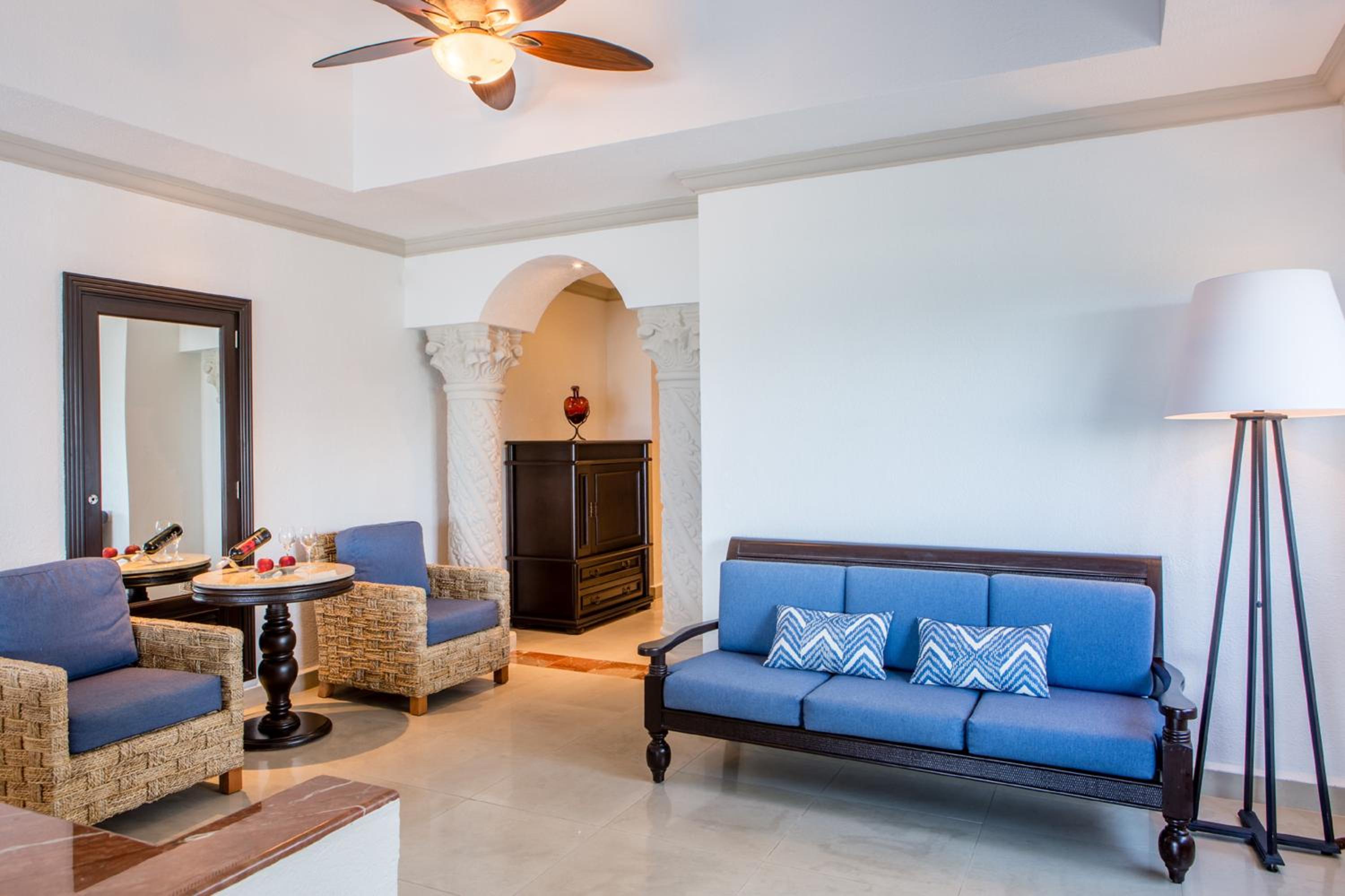 King Suite with Ocean View - Swim Up - Photo 8