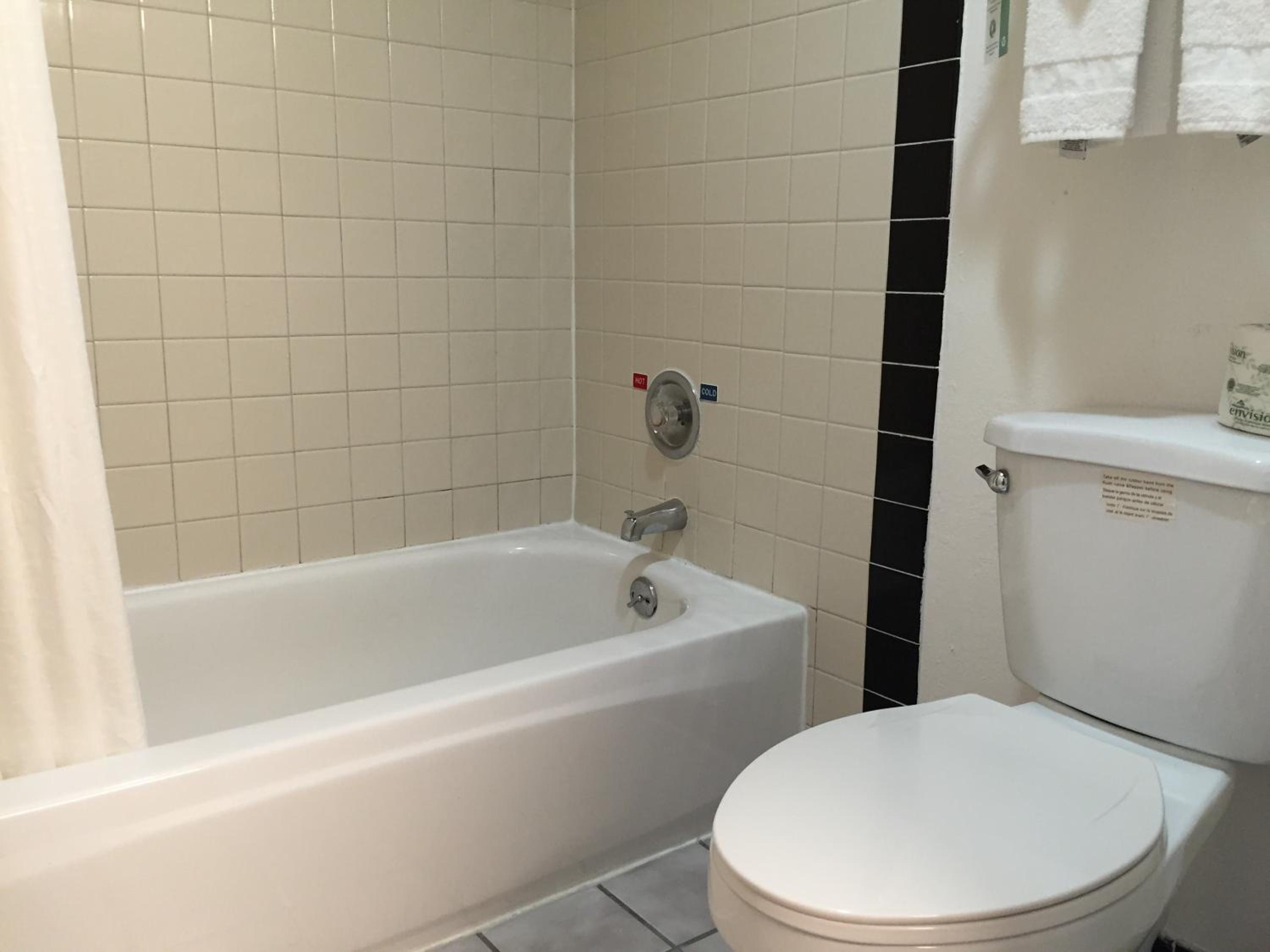 Deluxe King Room - Not Pet Friendly - Photo 6