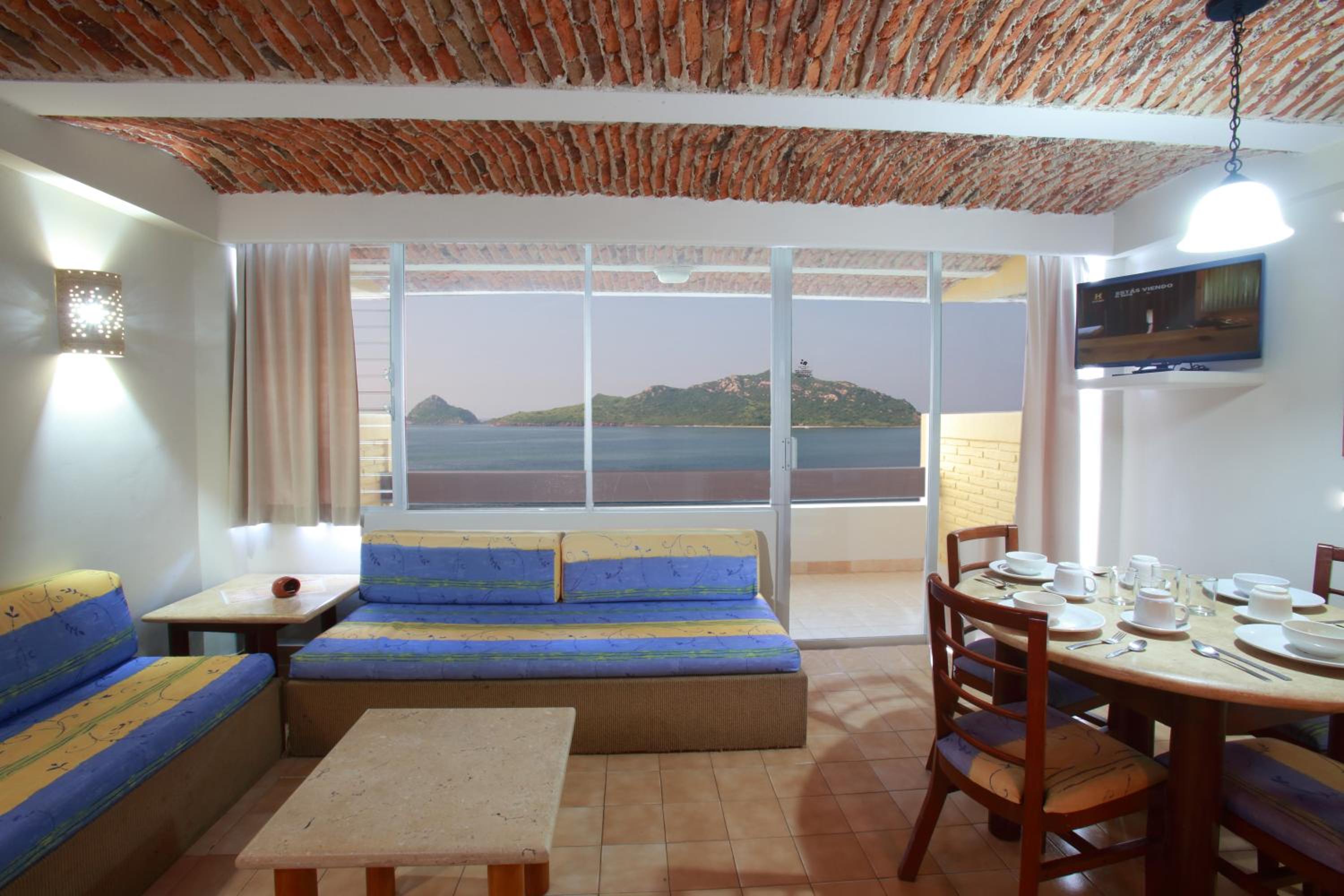 Suite with Kitchenette - Sea View - Photo 1