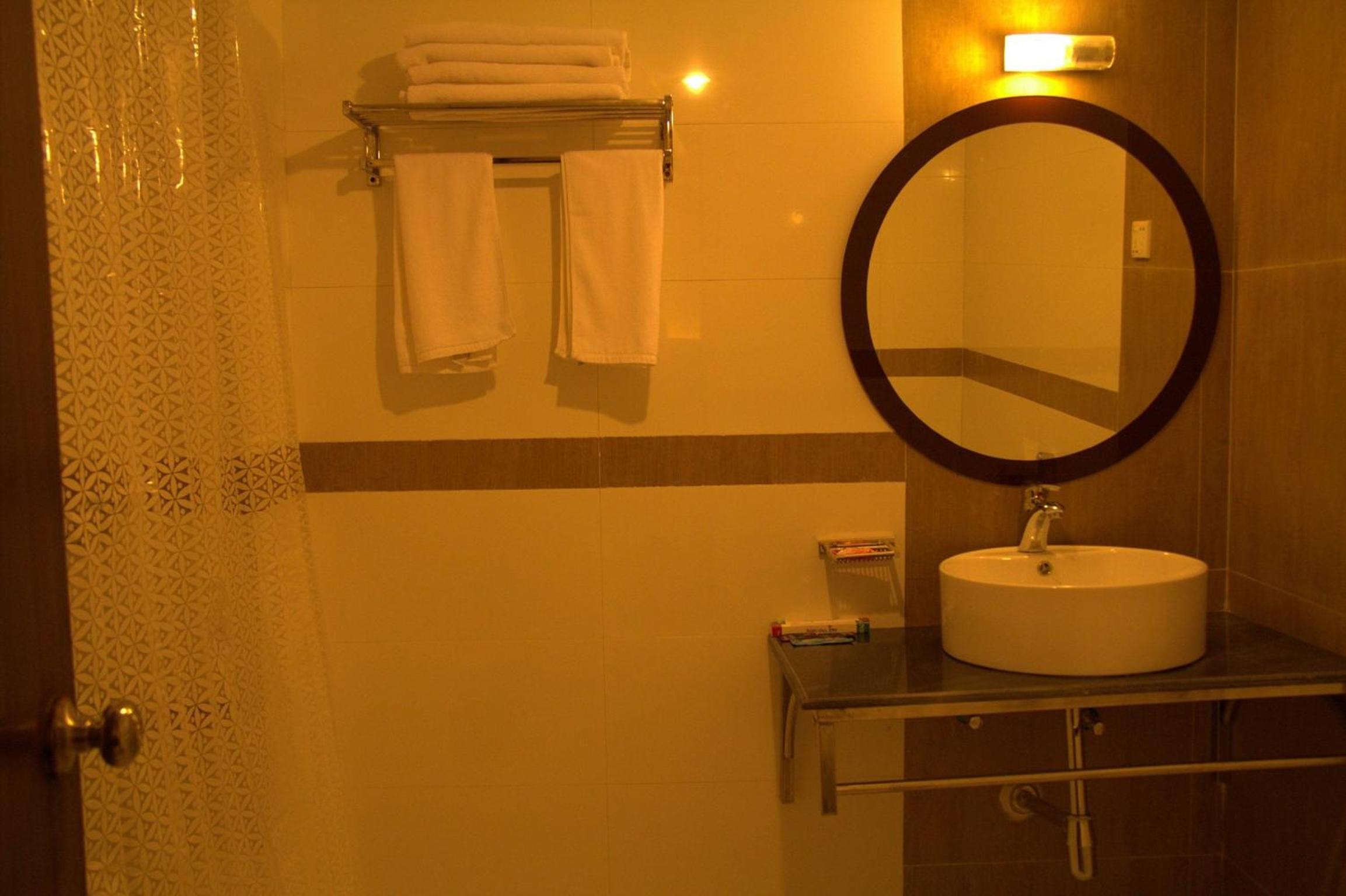 Deluxe Queen Suite