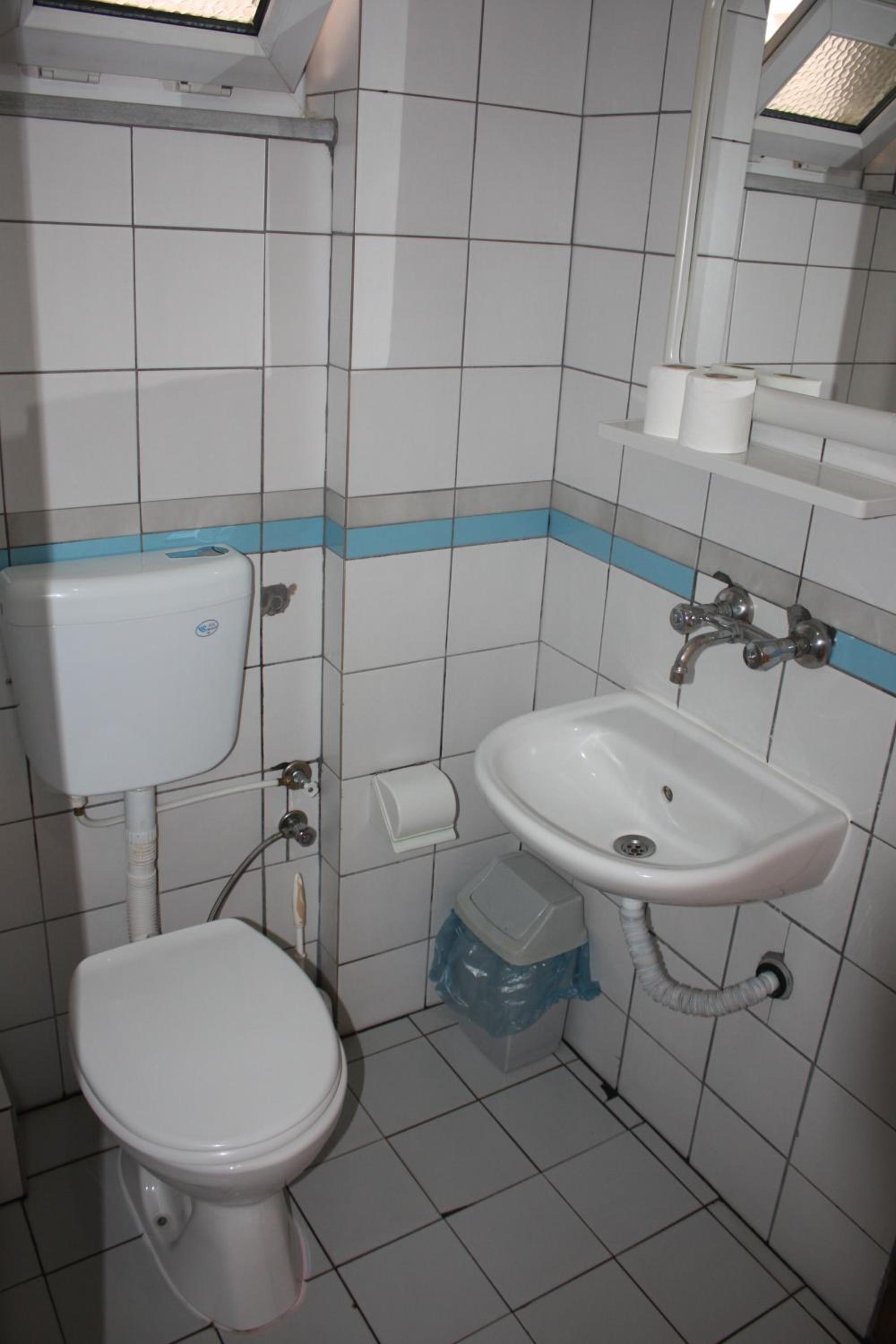 Standard Queen Room photo 3