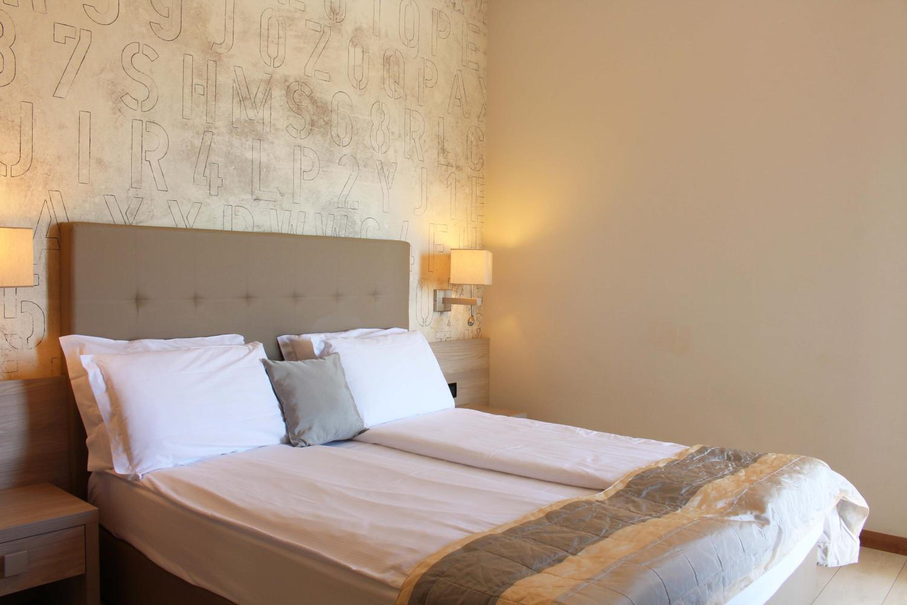 Chambre Double ou Lits Jumeaux avec Balcon et Vue Latérale sur la Mer