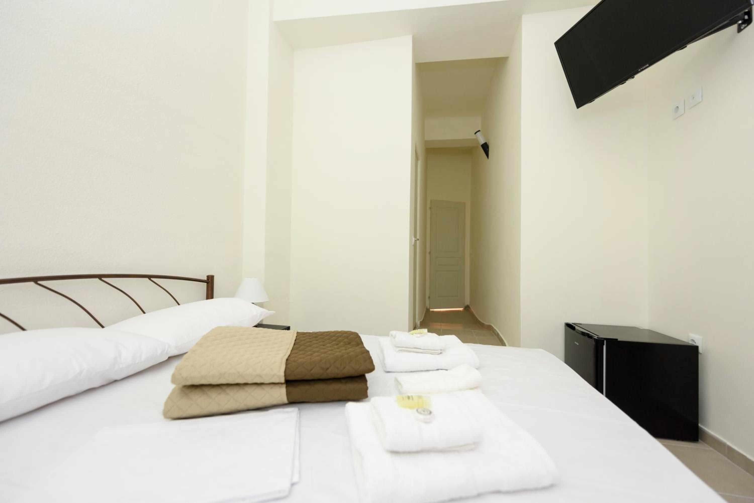 Budget Double Room photo 2