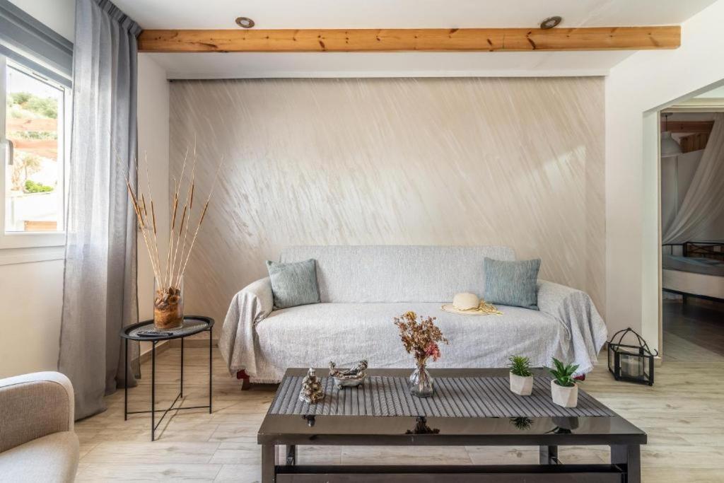 One-Bedroom Apartment with View photo 1