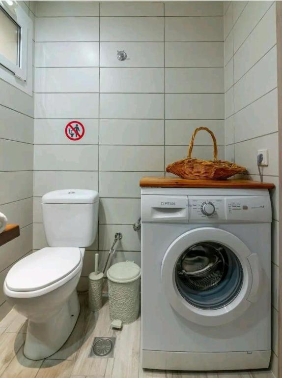 One-Bedroom Apartment with View photo 3
