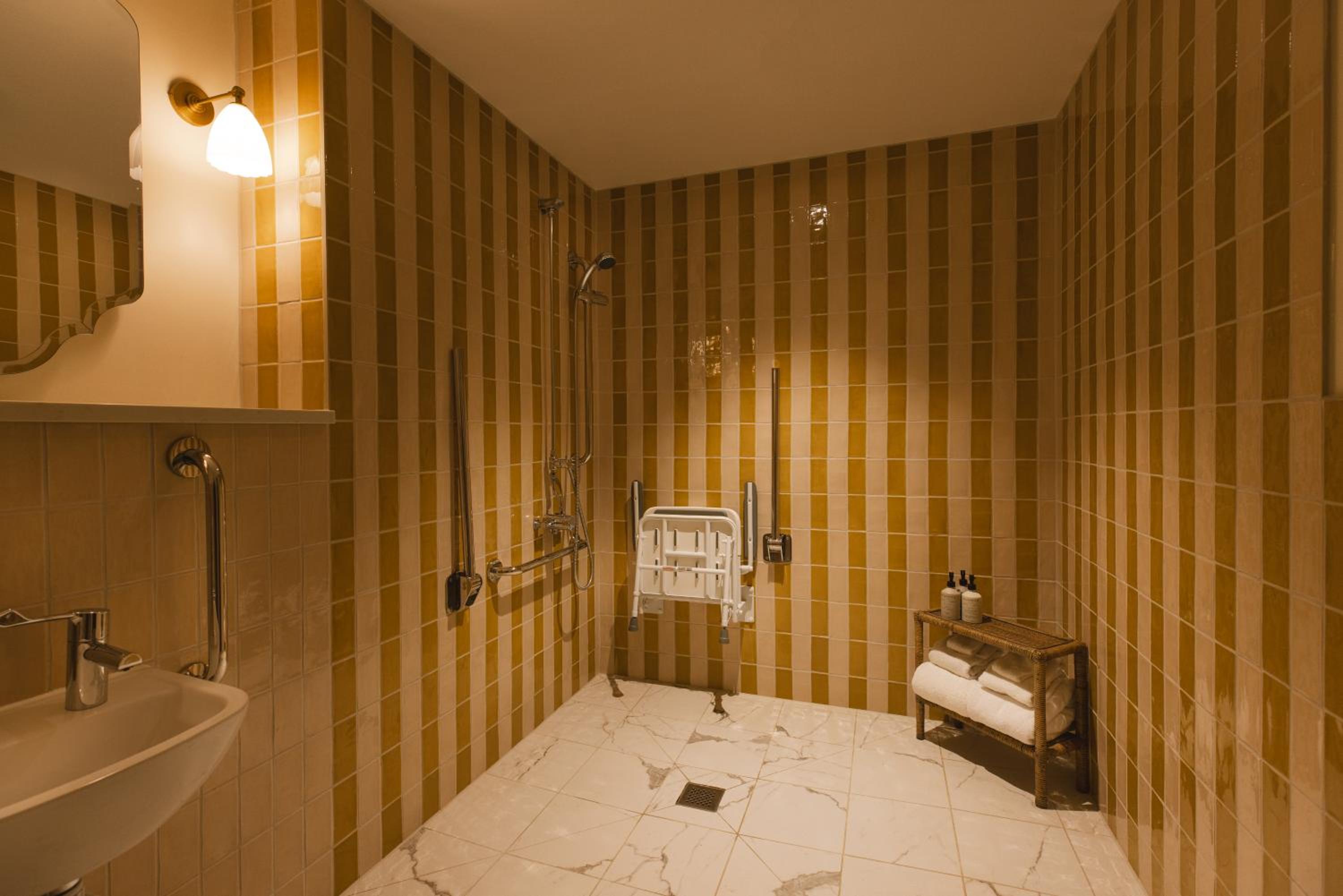 Saltmoore House Accessible photo 1