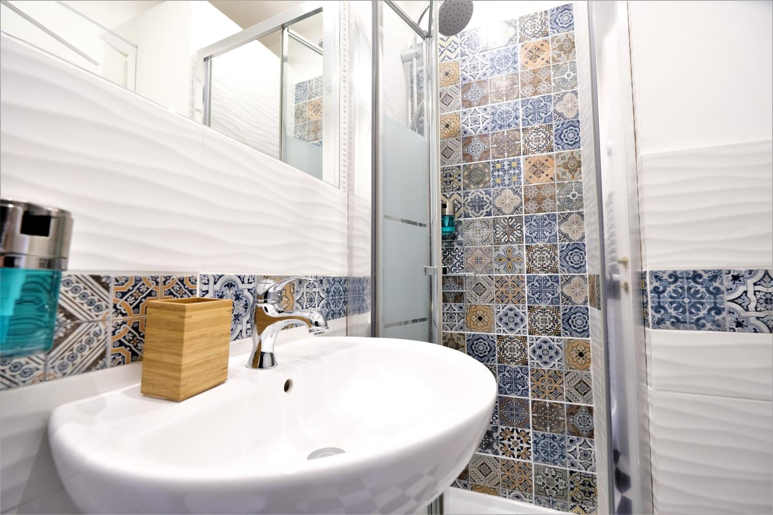 Single Room with Private Bathroom photo 1