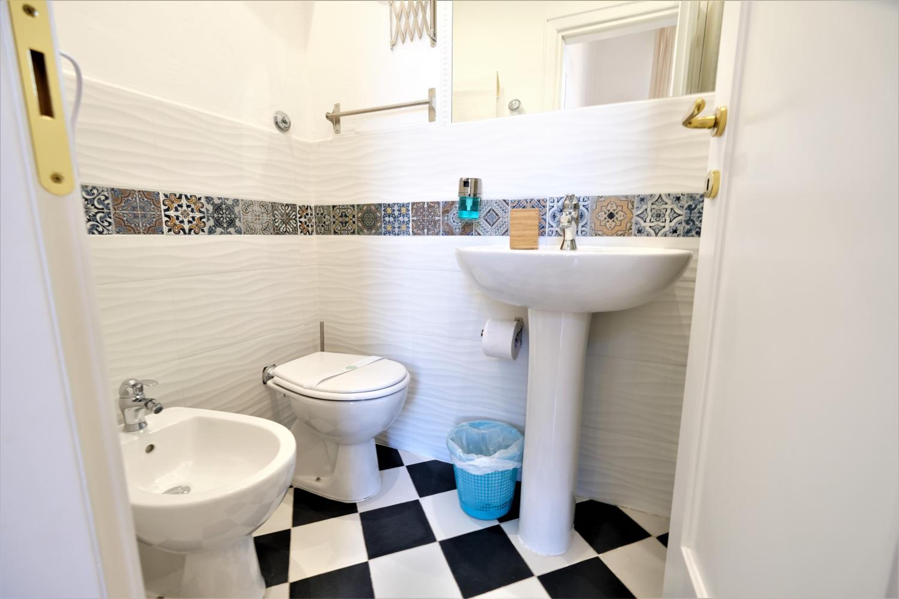 Single Room with Private Bathroom photo 3