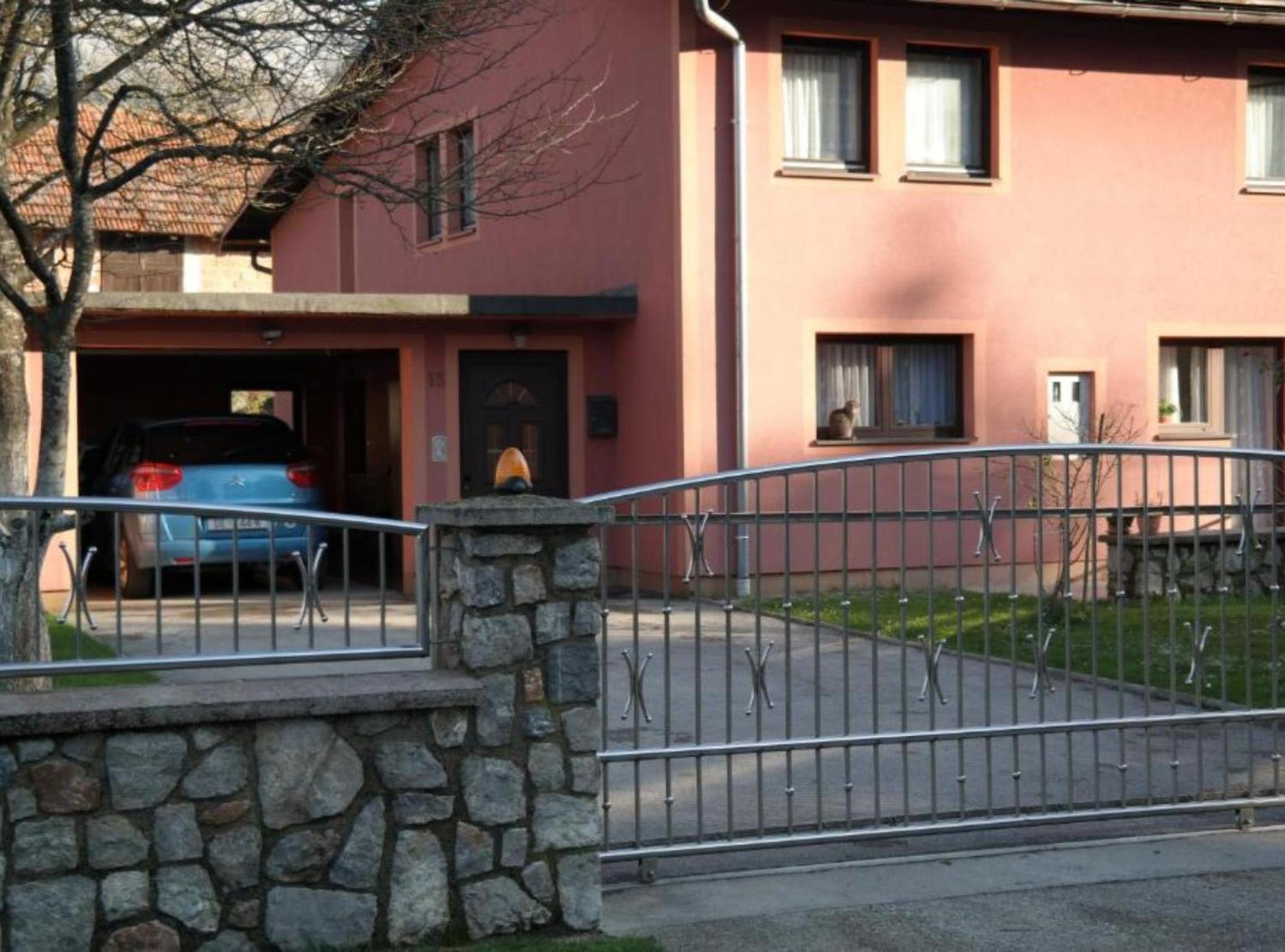 Three Bedroom Apartment with Terrace photo 2