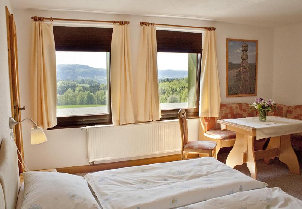 Triple Room with Private Bathroom
