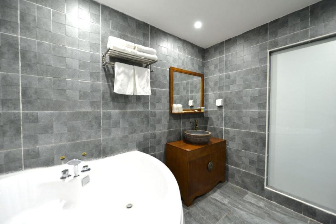 Deluxe Double Room with Bath