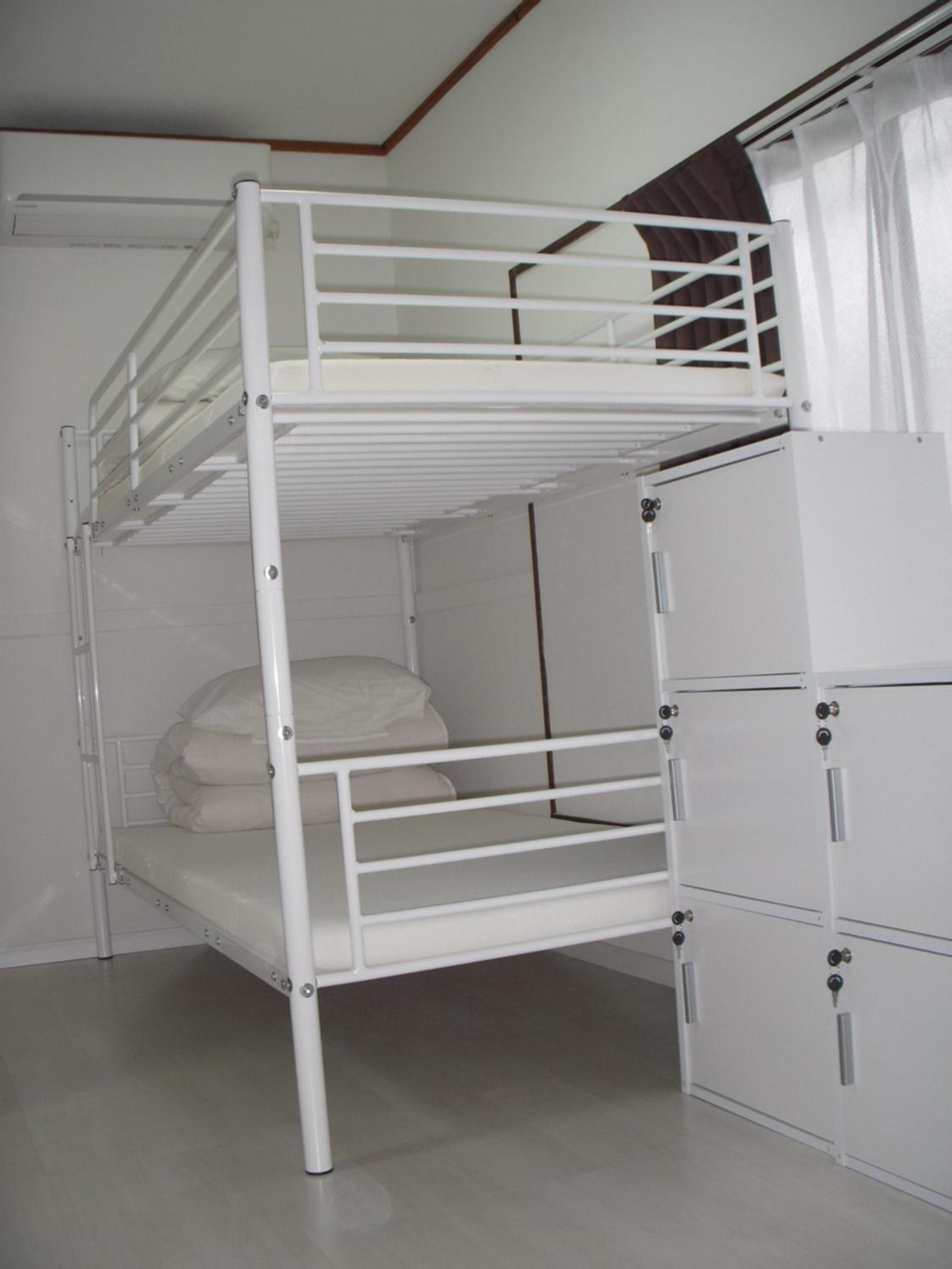 Bed in 4-Bed Female Dormitory Room photo 1