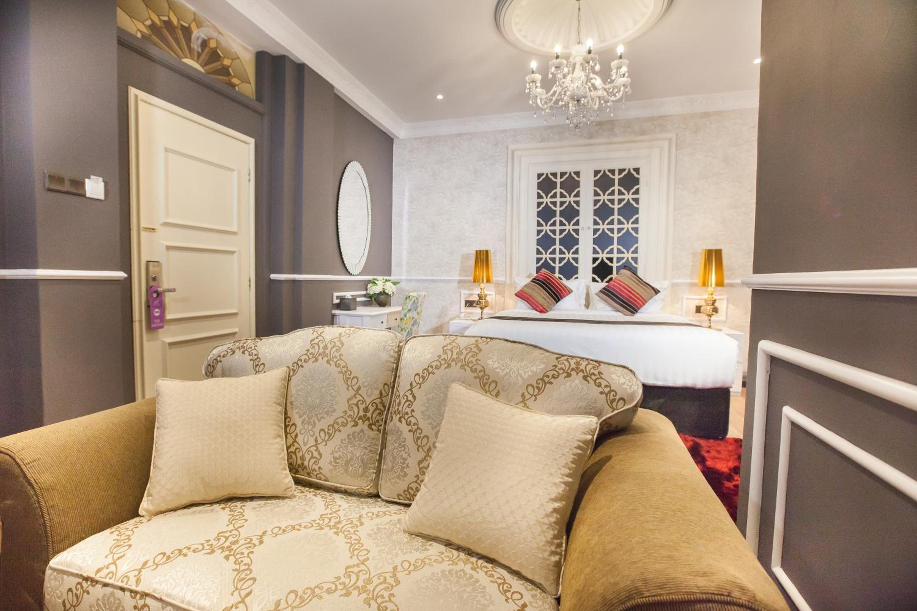 Deluxe Suite - Photo 8