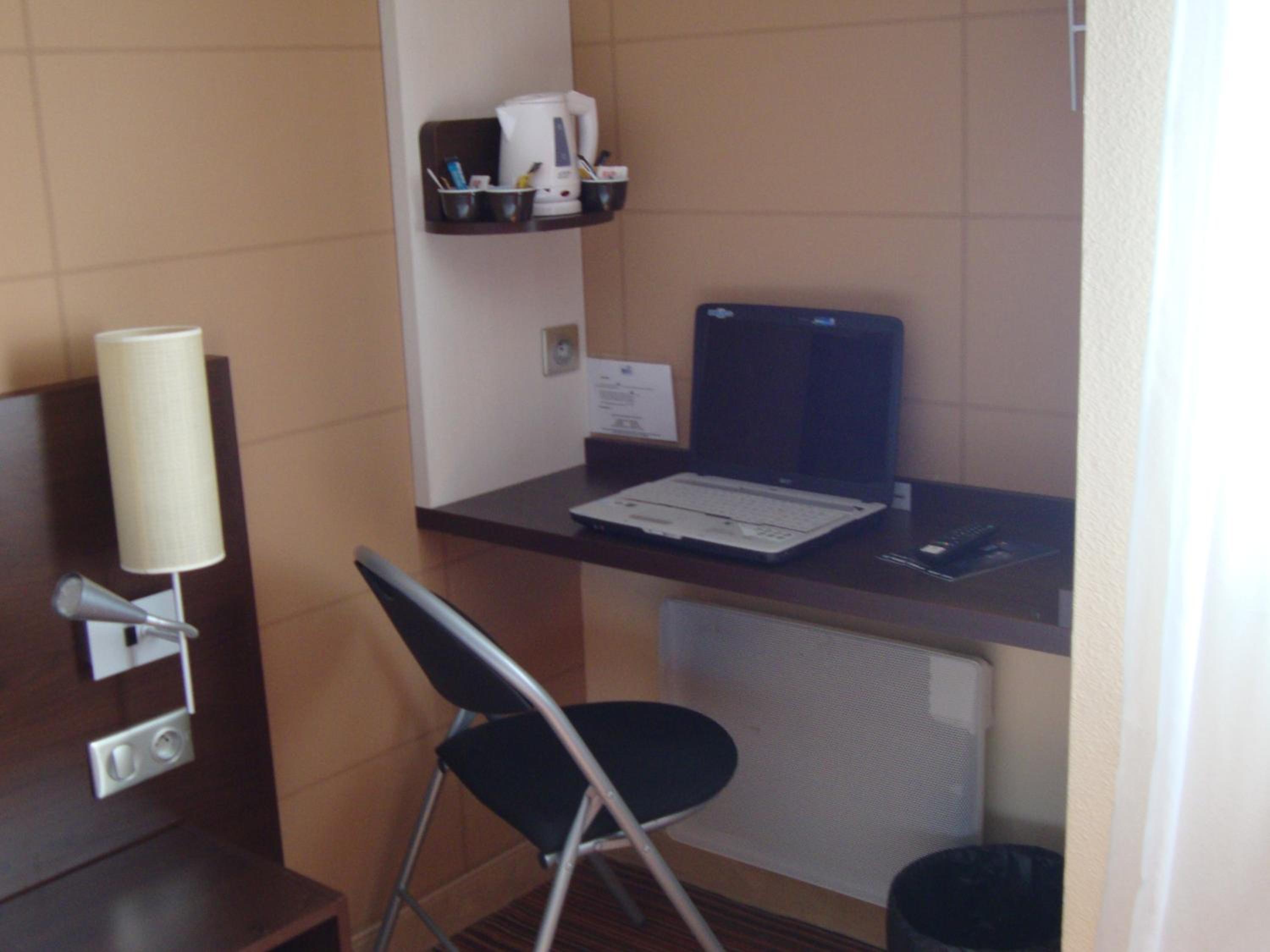Twin Room - Standard photo 3