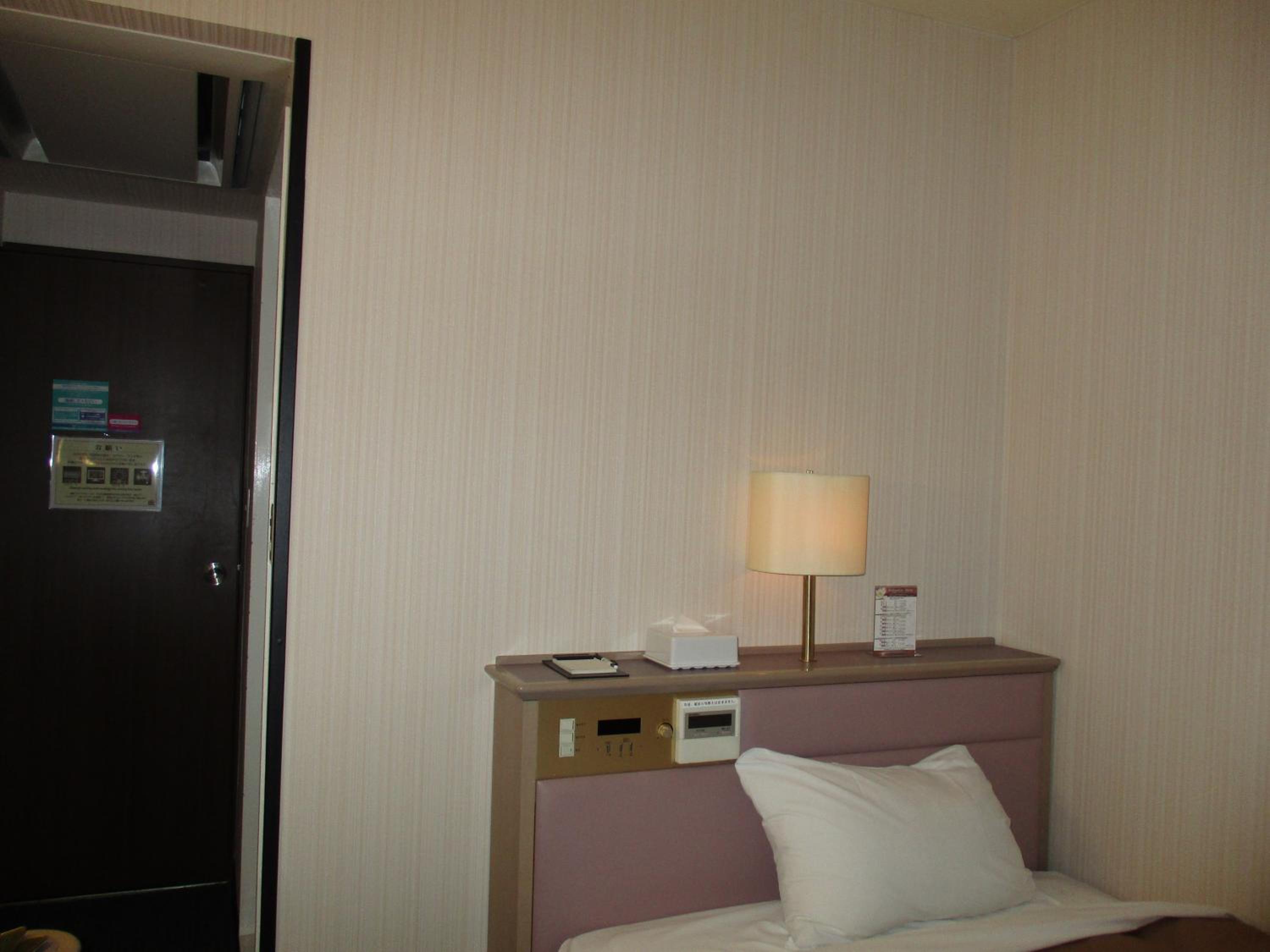 Single Room - Non-Smoking photo 3