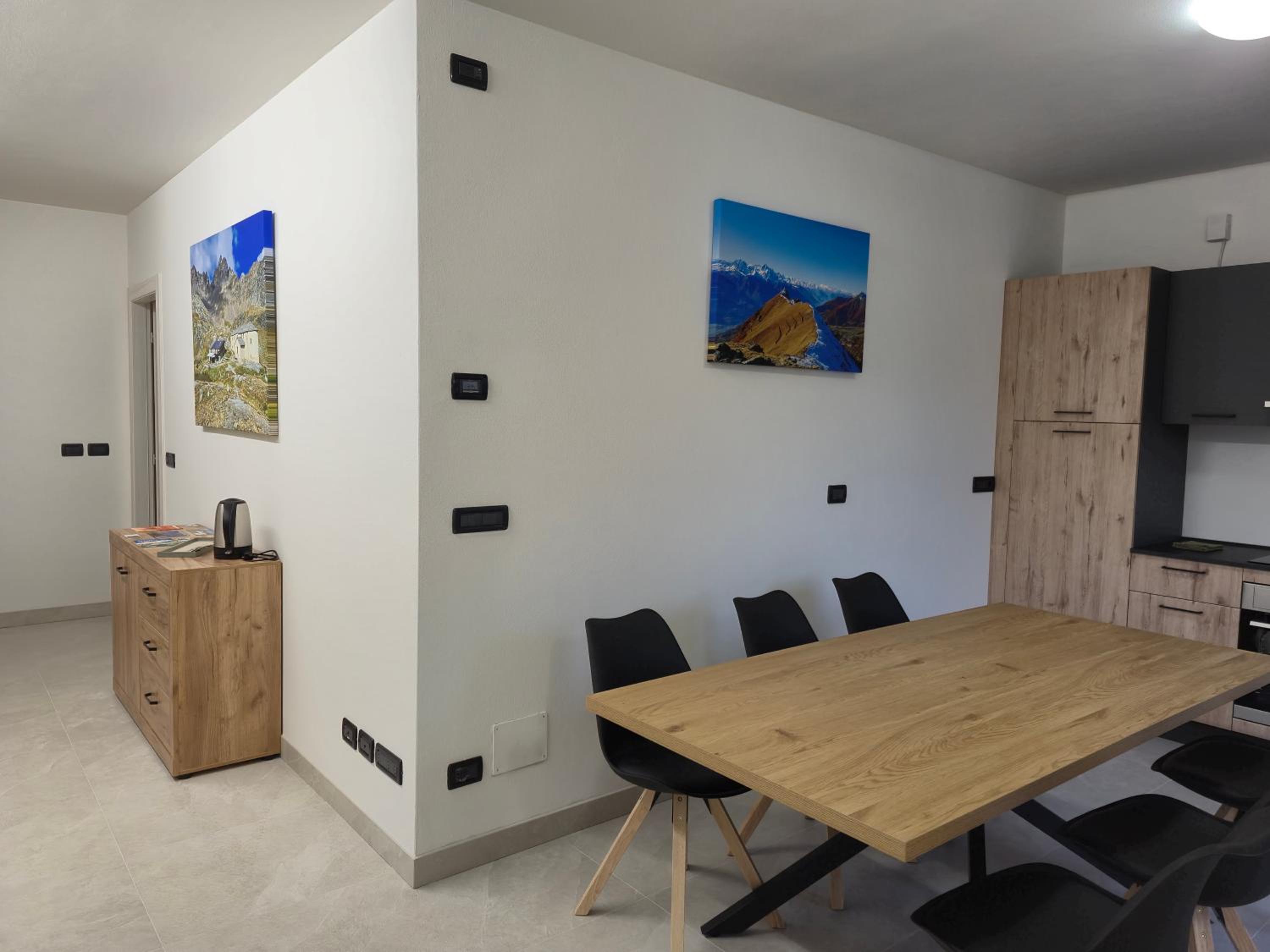 Two-Bedroom Deluxe Apartment with Balcony