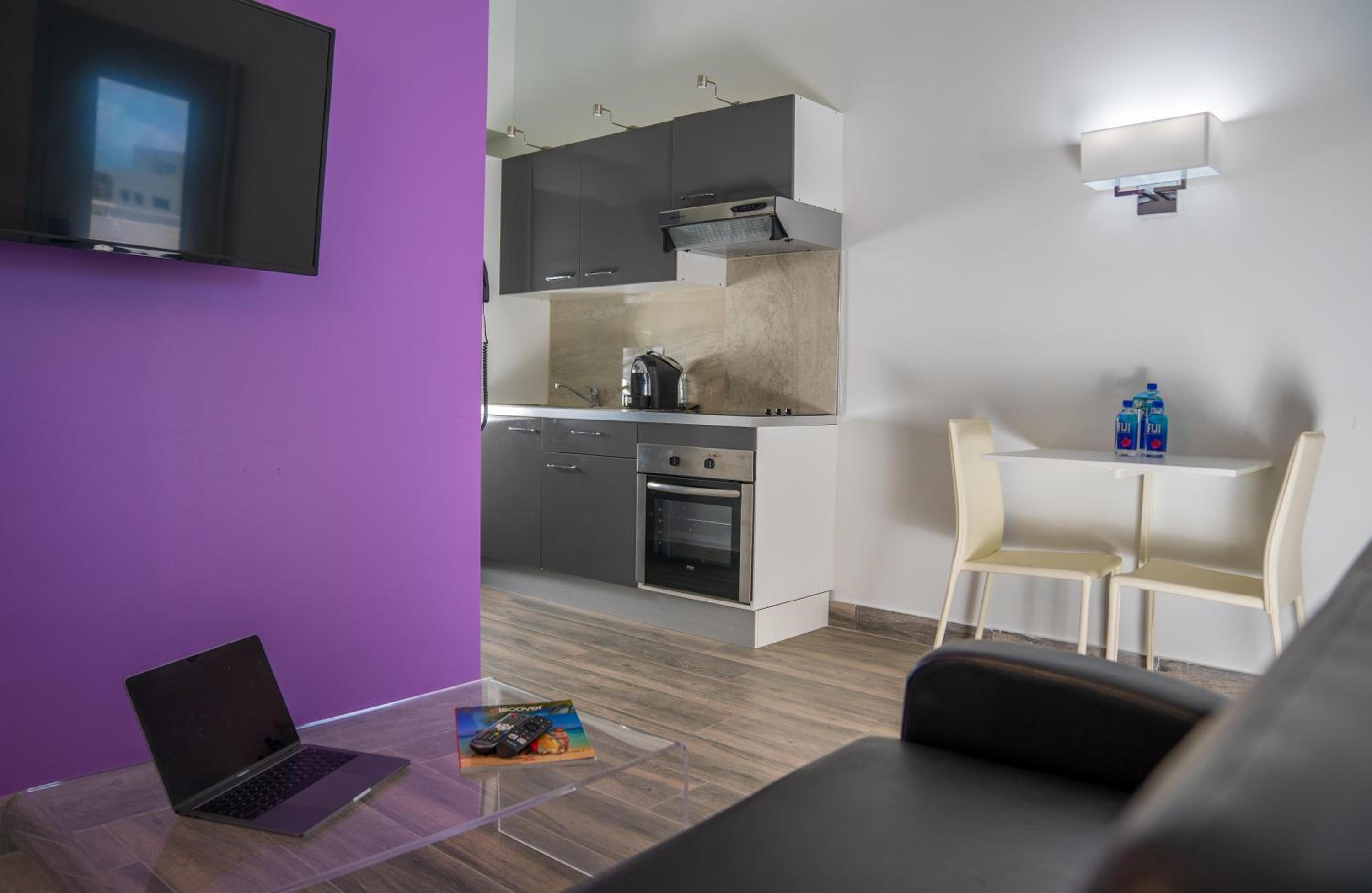 One-Bedroom King Suite with Sofa Bed and Mountain View - Non-Smoking