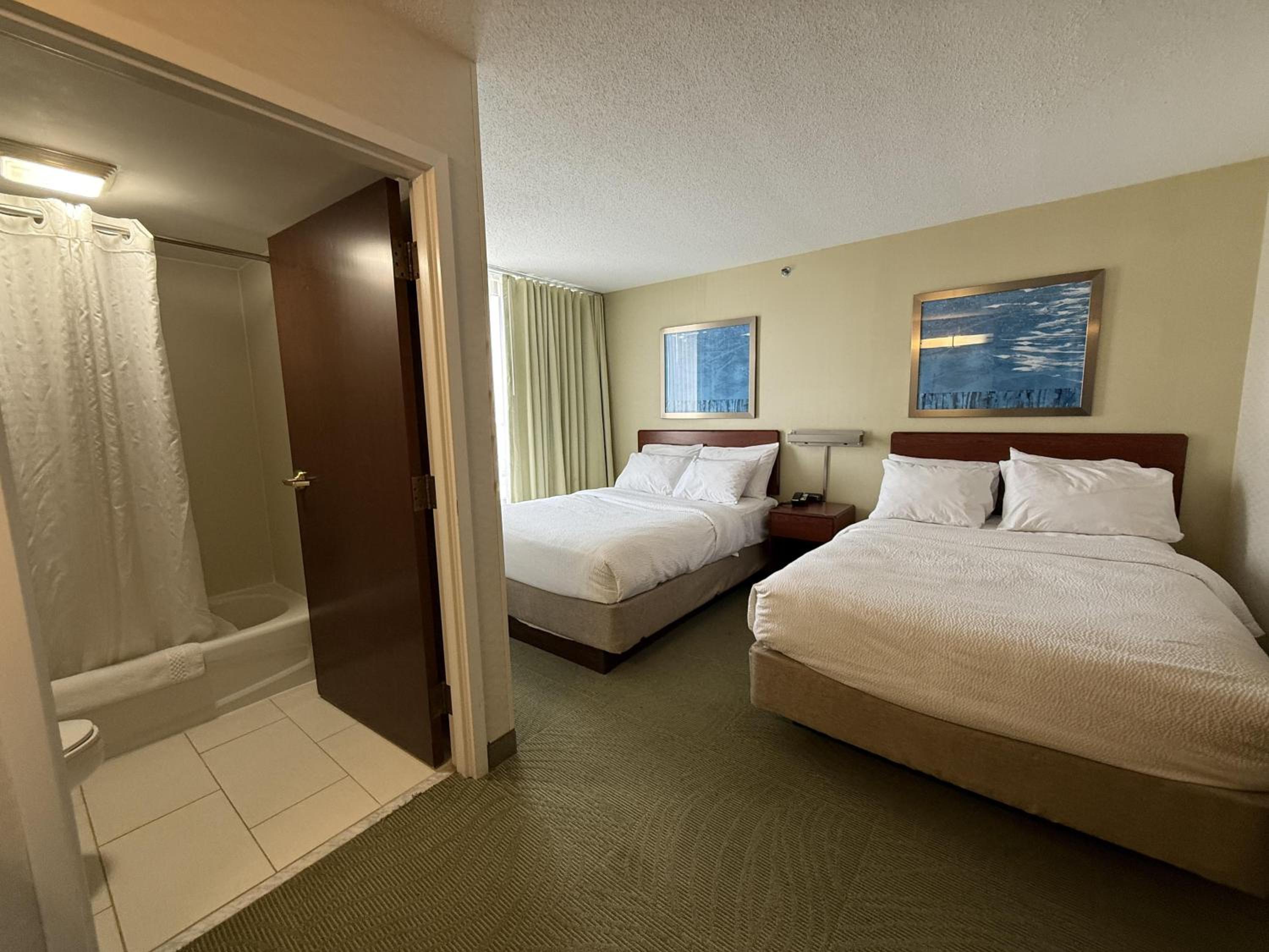Double Room with Two Double Beds, Sofa Bed and Wet Bar - Non-Smoking - Photo 1