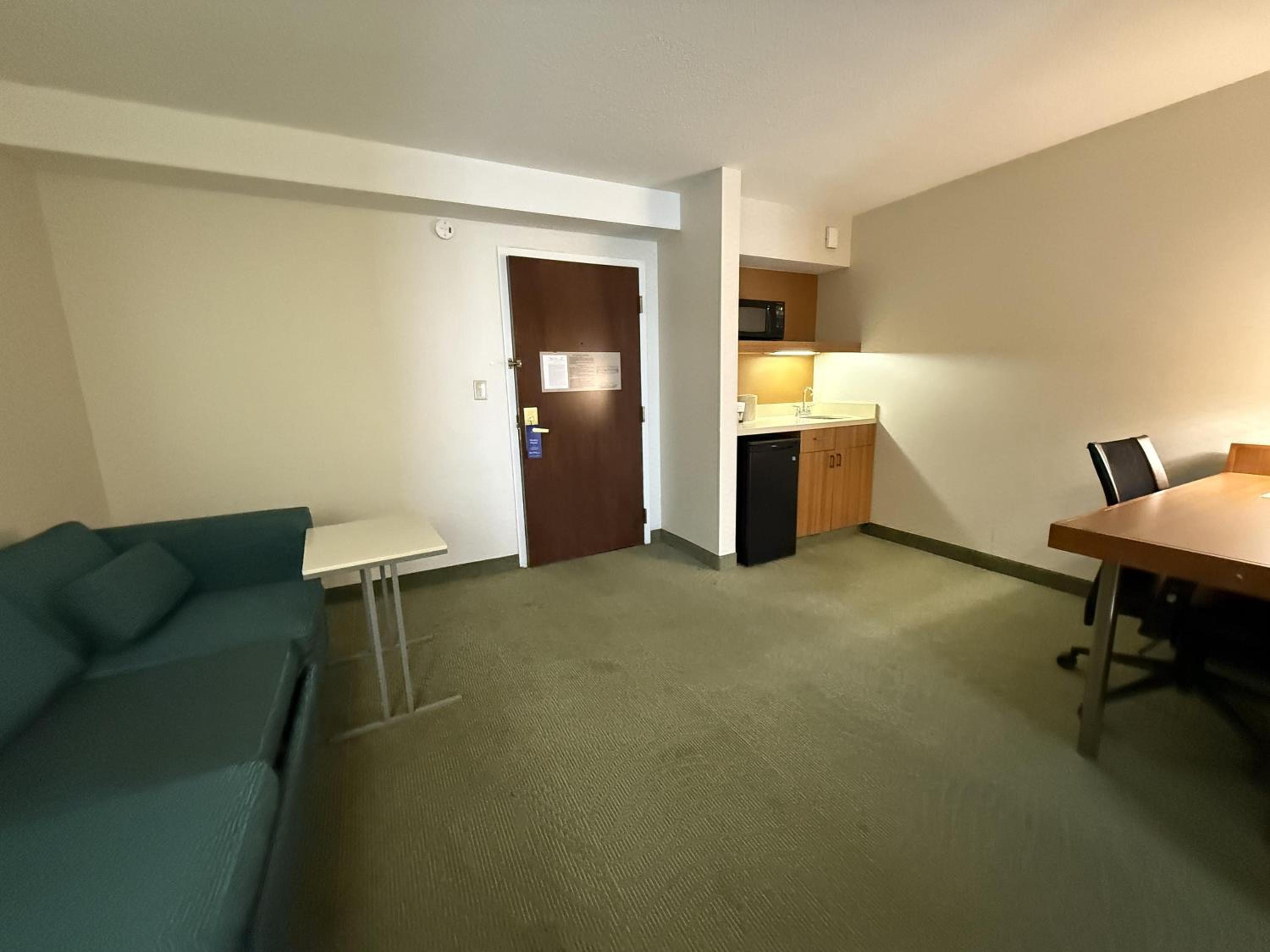 Double Room with Two Double Beds, Sofa Bed and Wet Bar - Non-Smoking - Photo 5