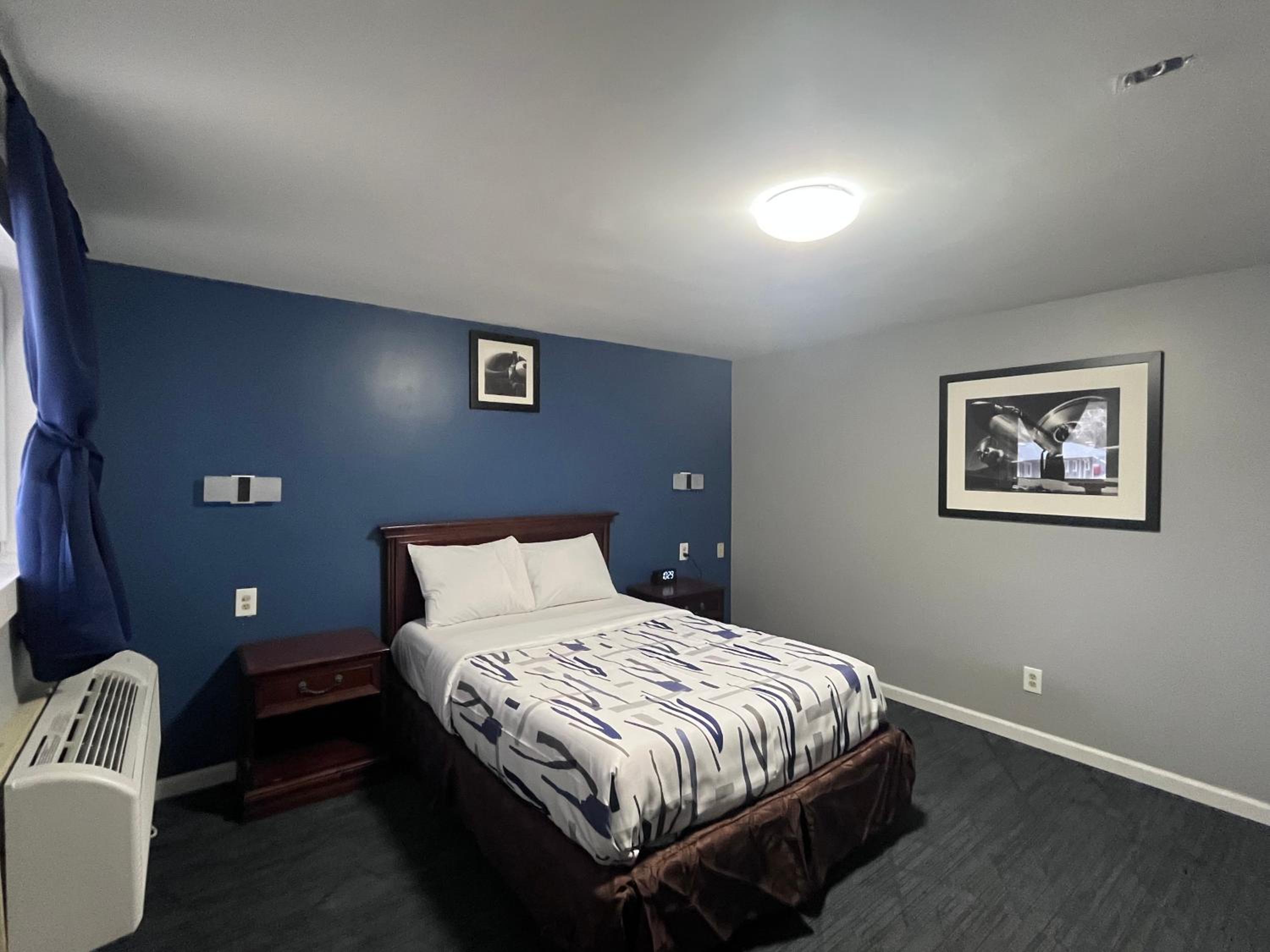 Deluxe Queen Room
