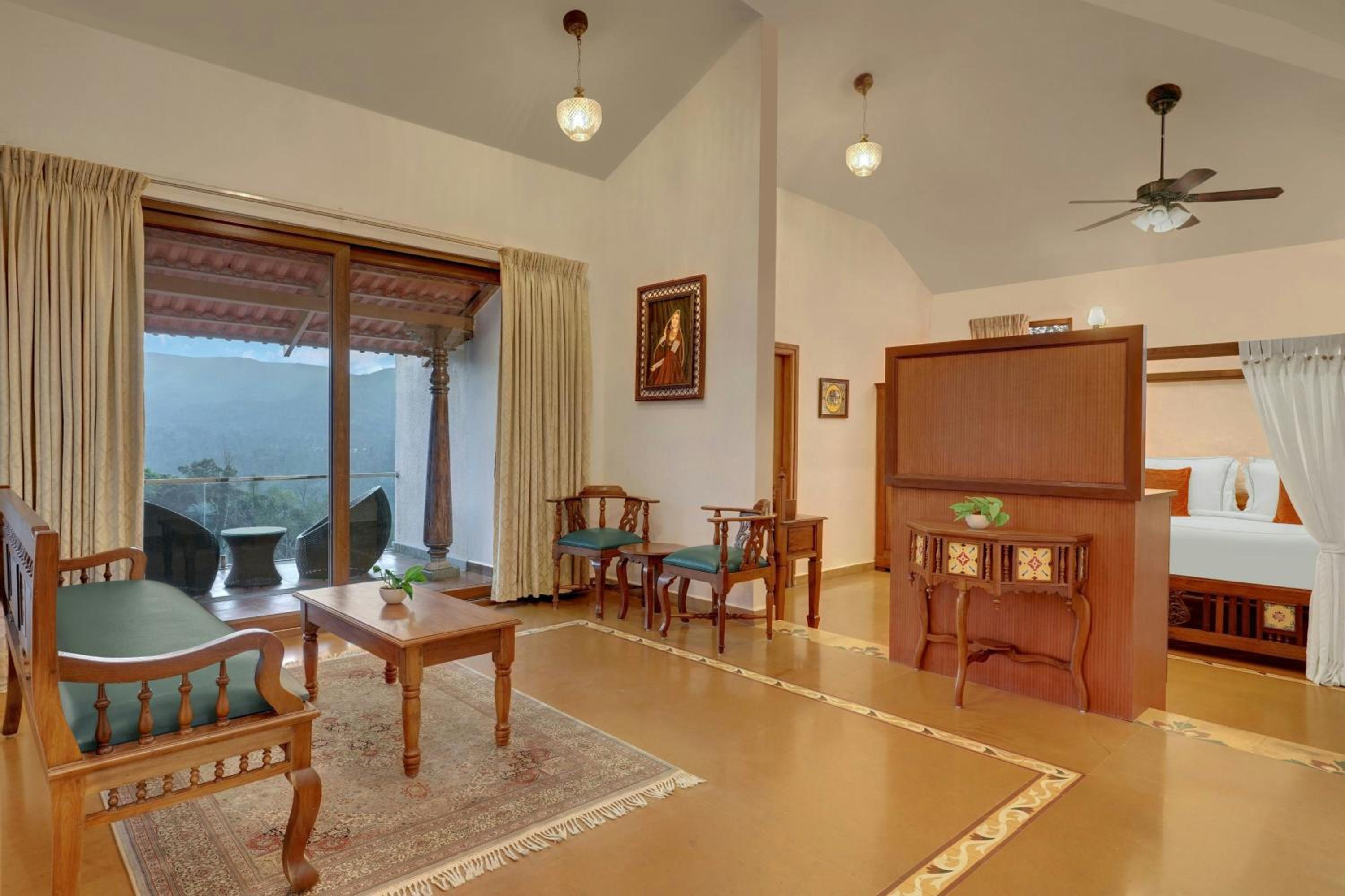 Fern Classic King Suite with Mountain View photo 1