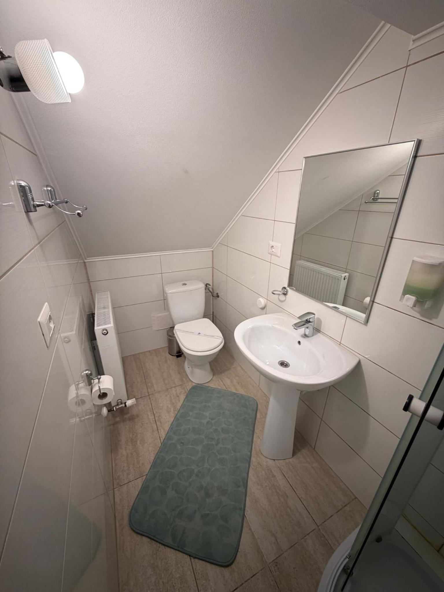 Economy Double Room photo 2