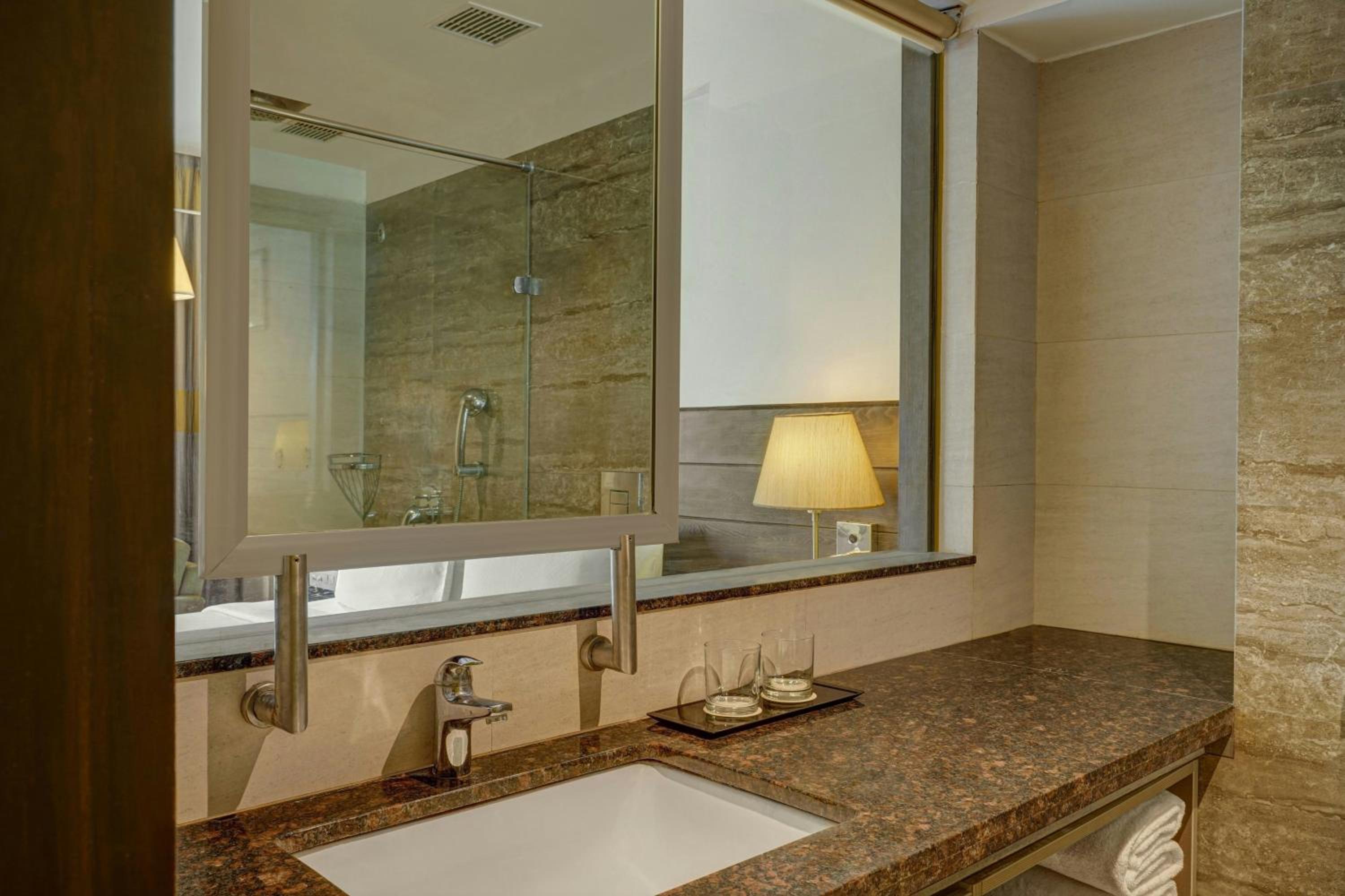Fern Classic Twin Room with City View