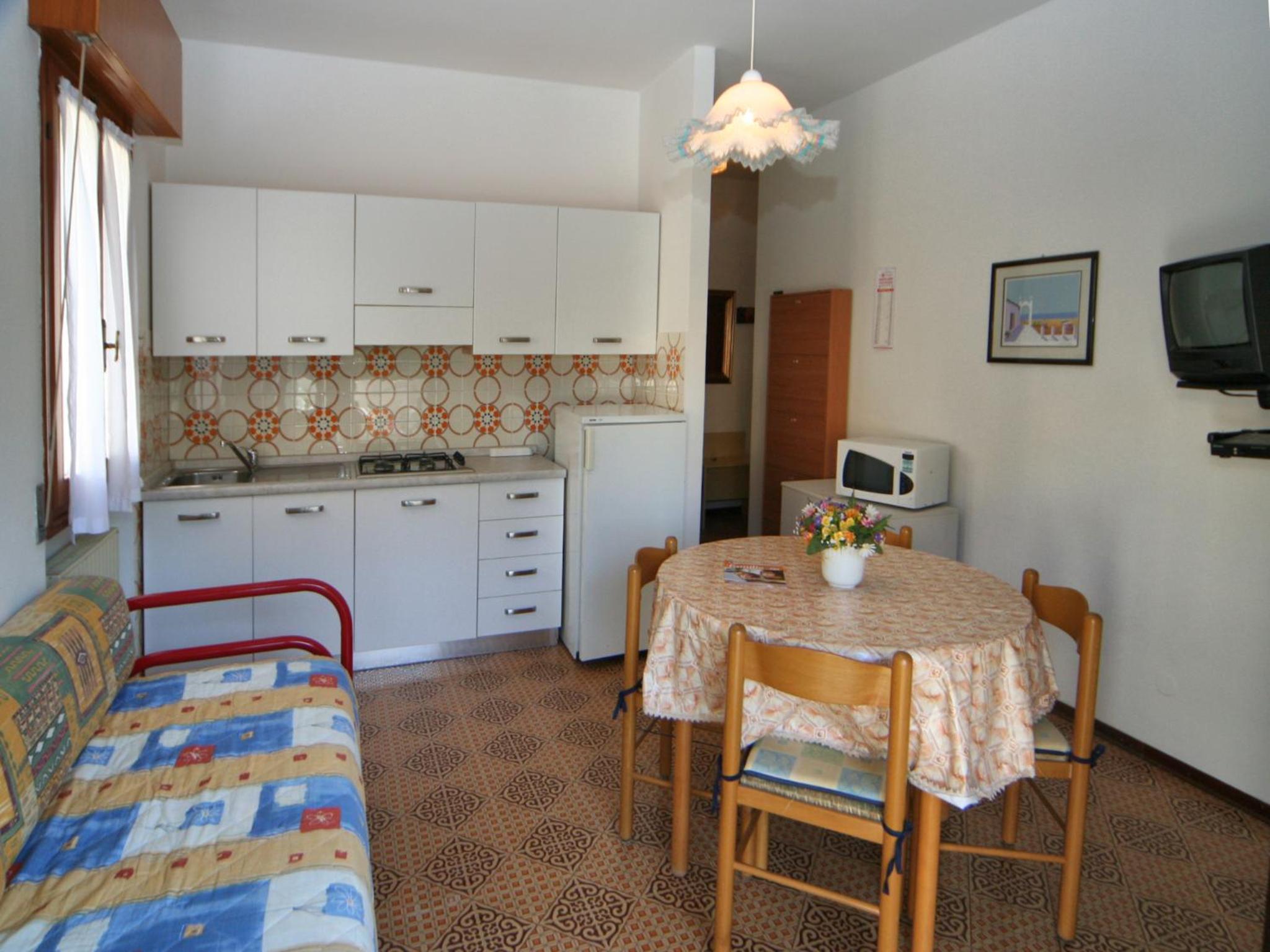One-Bedroom Apartment photo 1