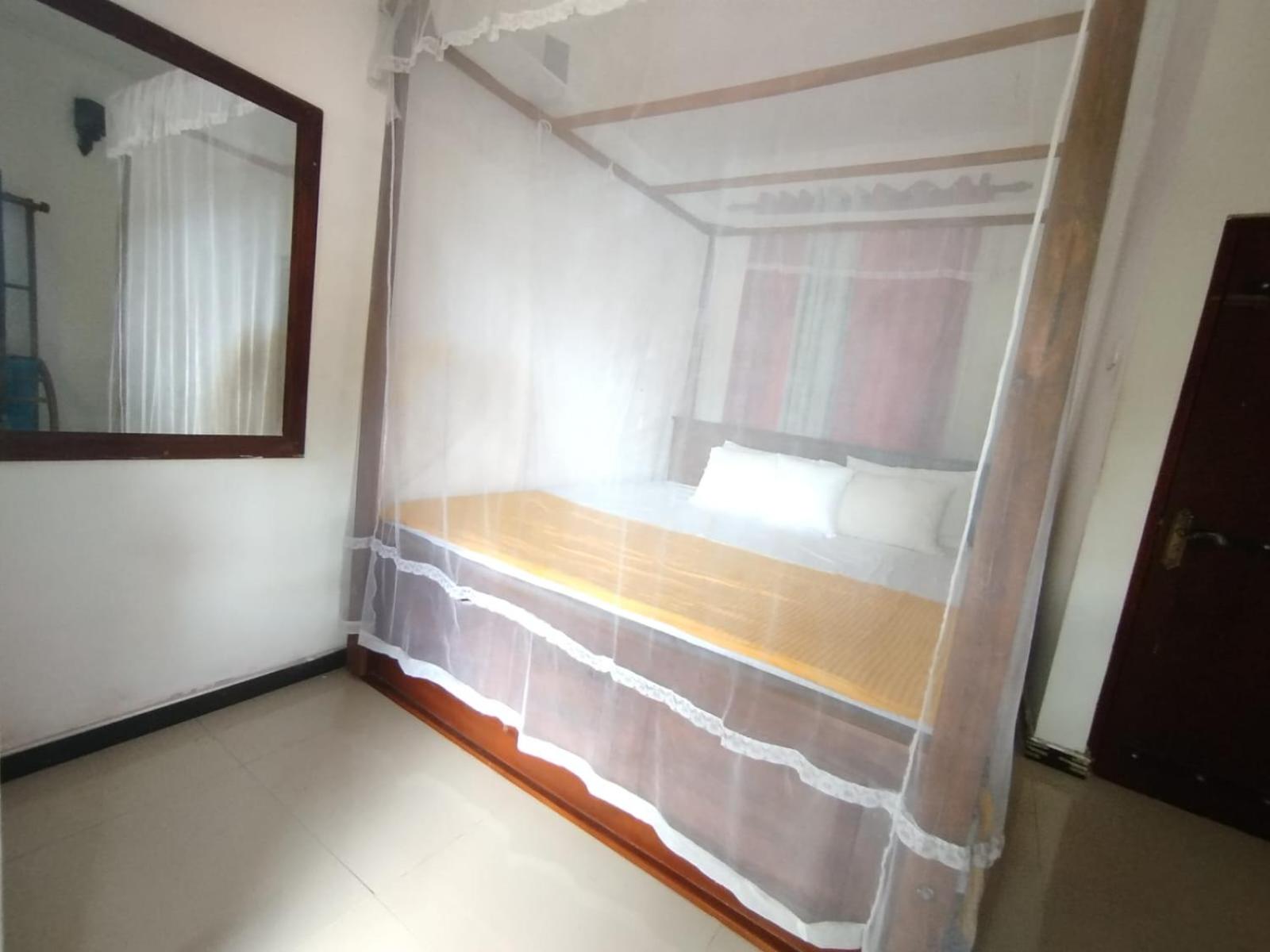 Deluxe Double Room with Balcony photo 3