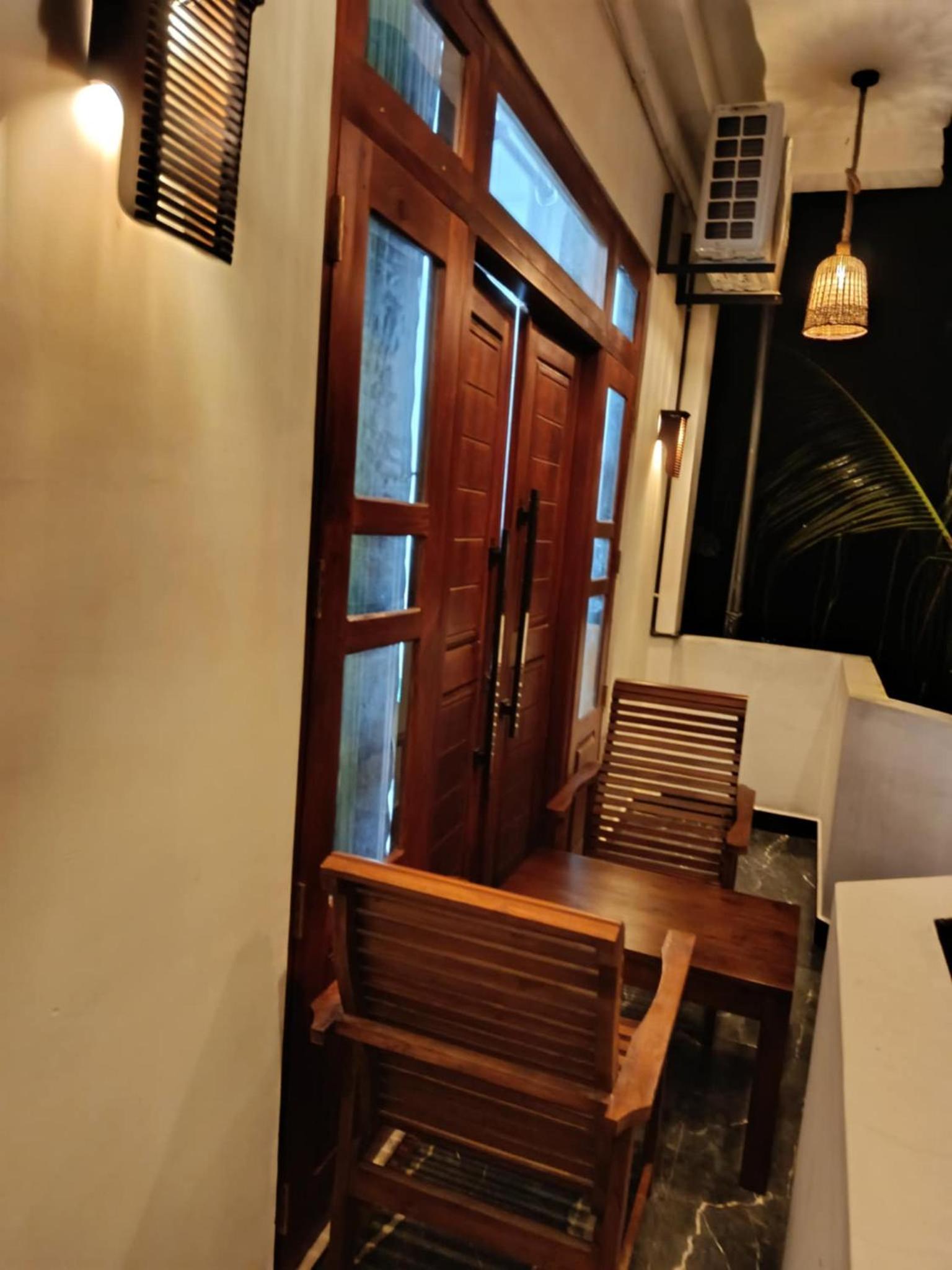 Queen Room with Balcony photo 1