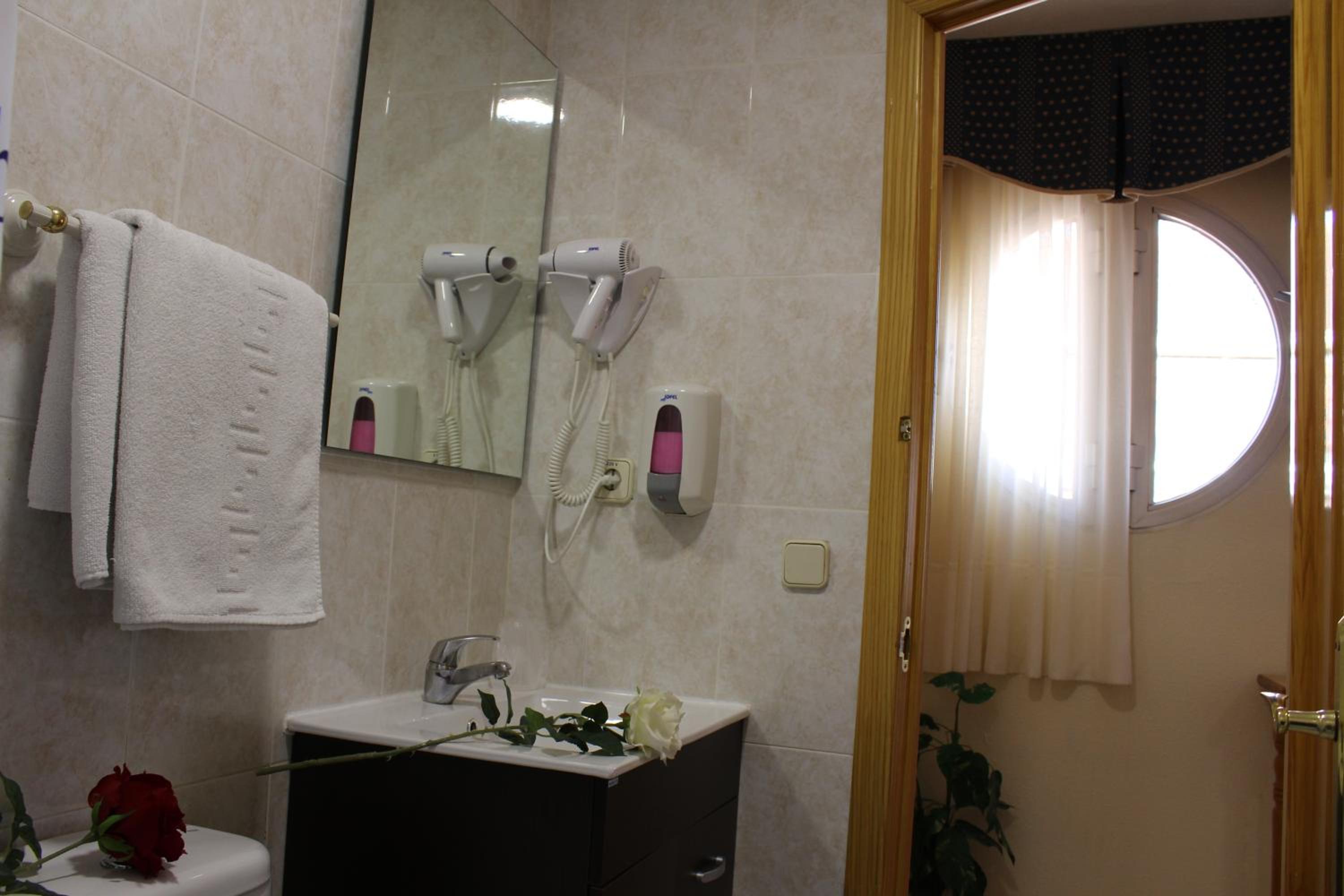 Double Room - Photo 26