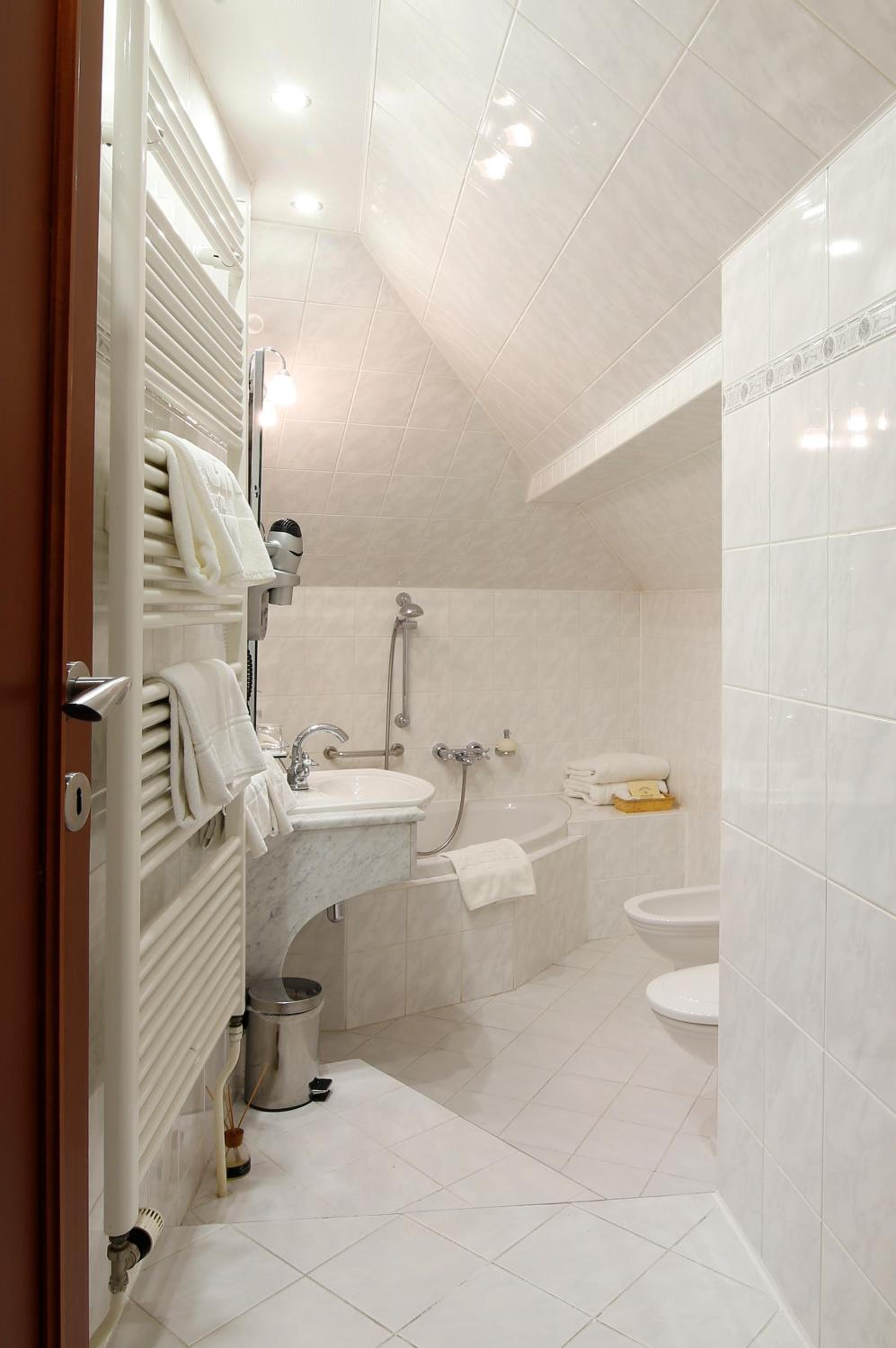Suite - Photo 6
