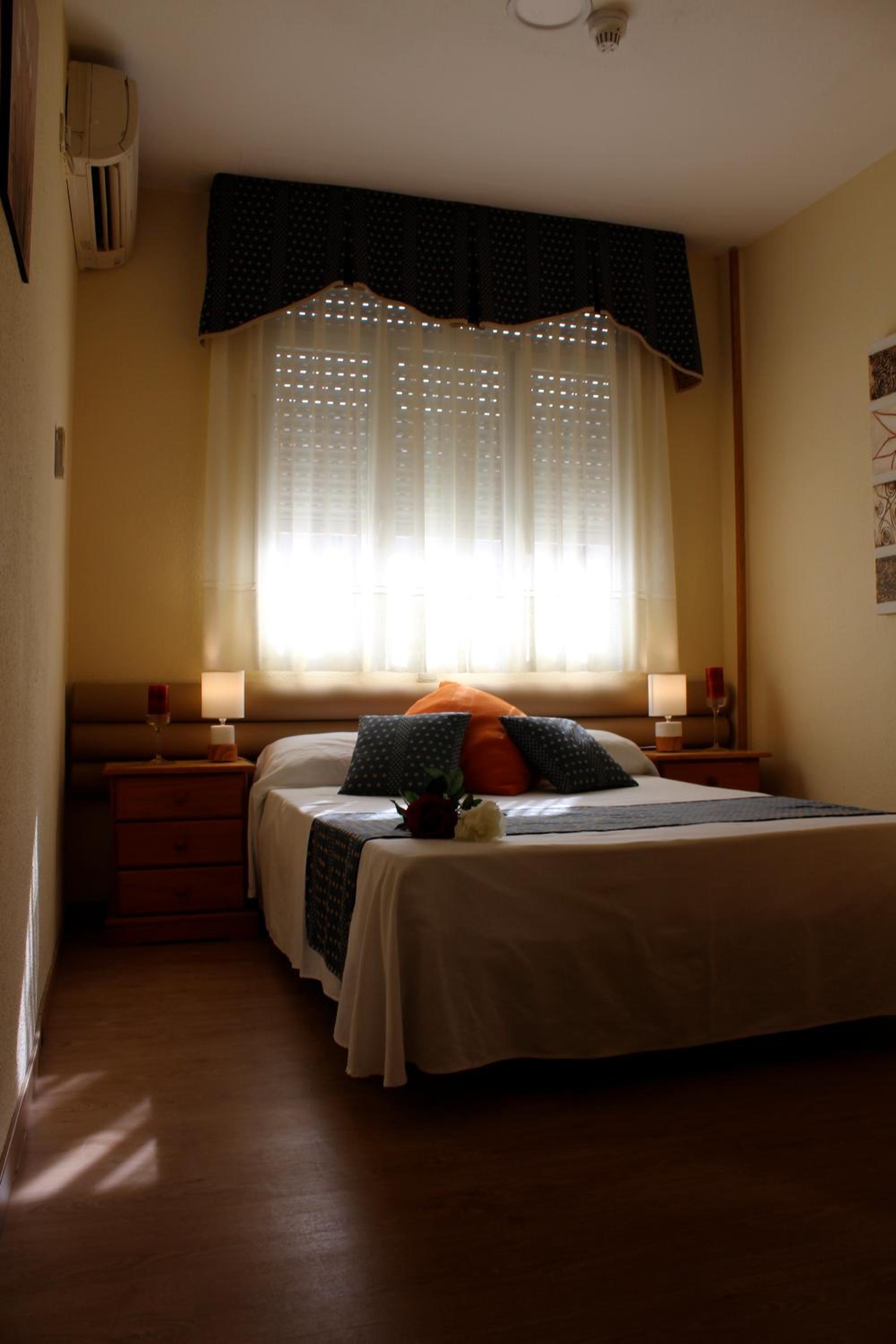 Double Room - Photo 12