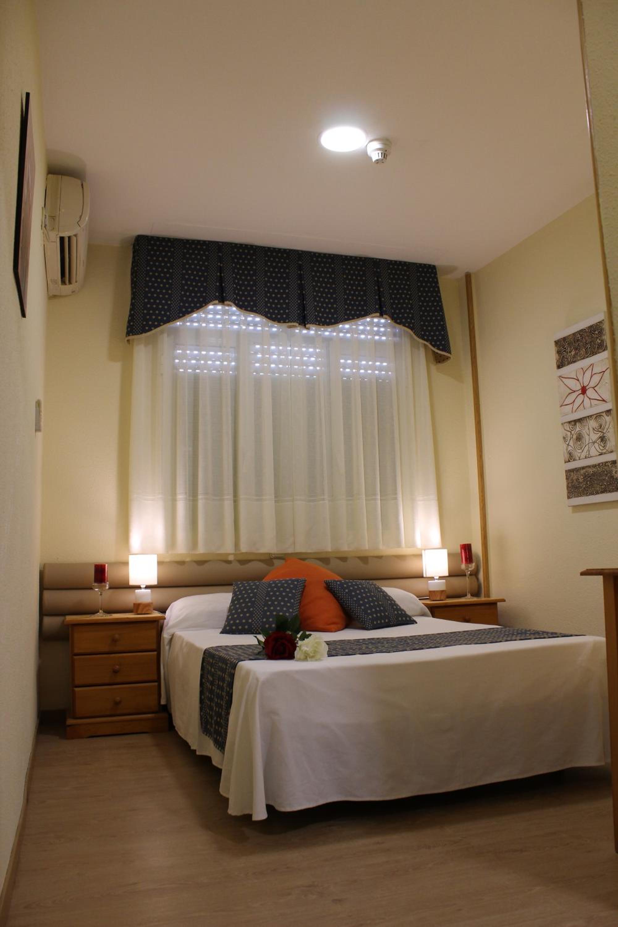 Double Room - Photo 13