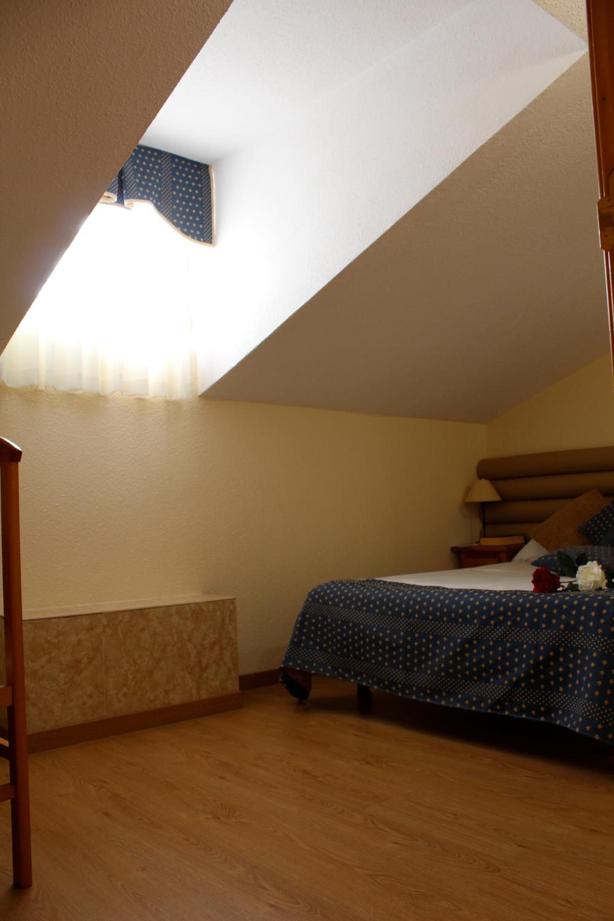 Double Room - Photo 14