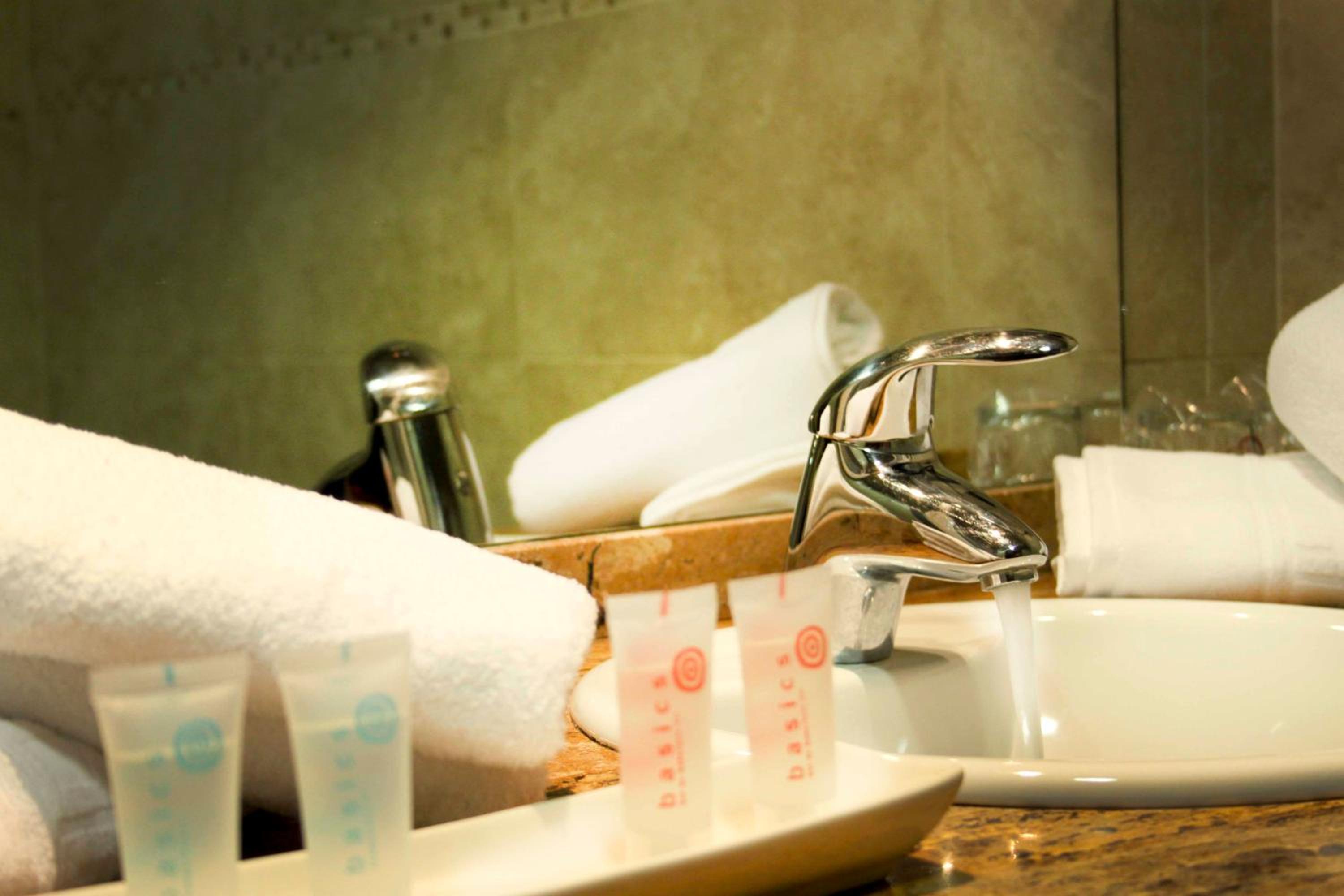 Double Room with Spa Bath photo 2