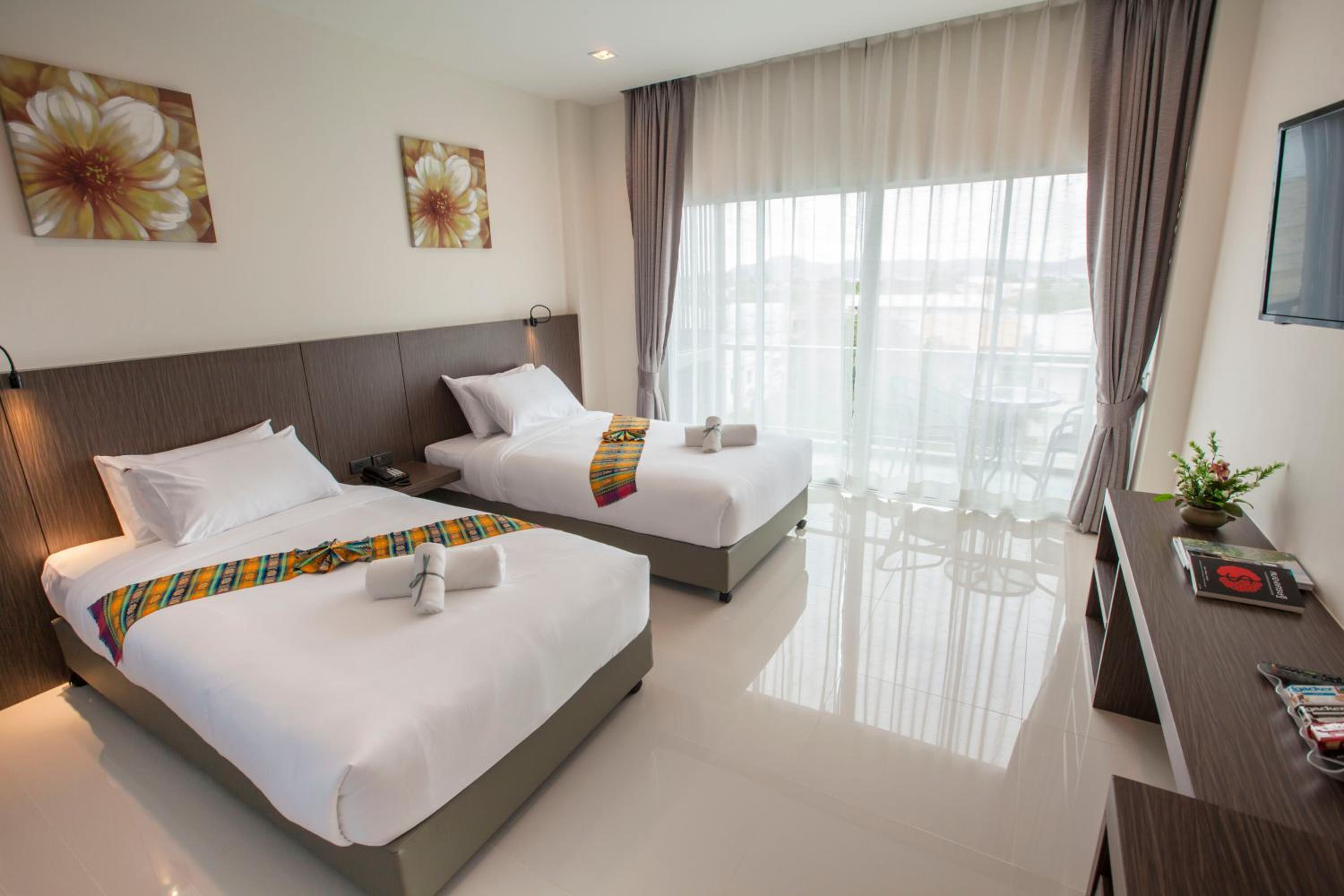 Standard Twin Room with Sea View