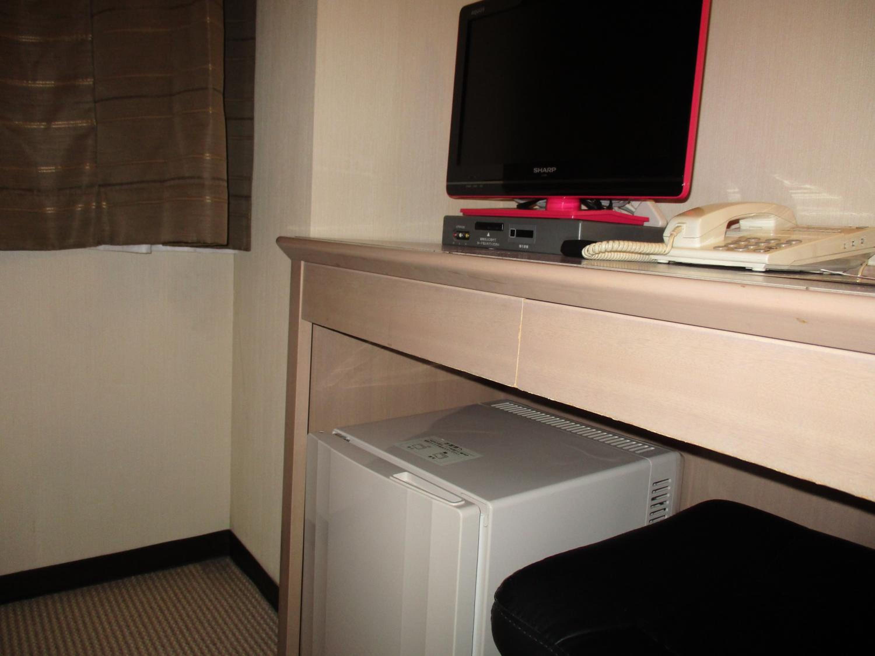 Single Room - Smoking photo 3
